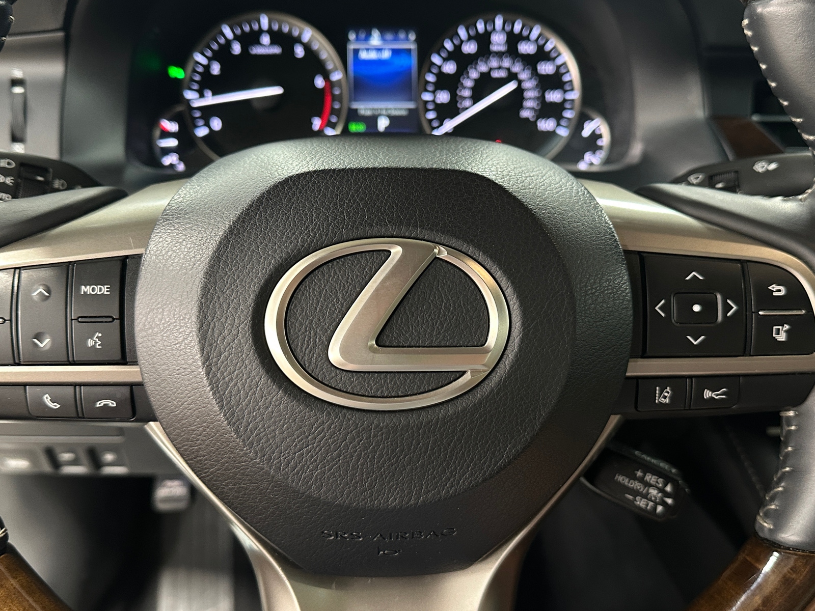 Thumbnail: 2016 Lexus ES - 4