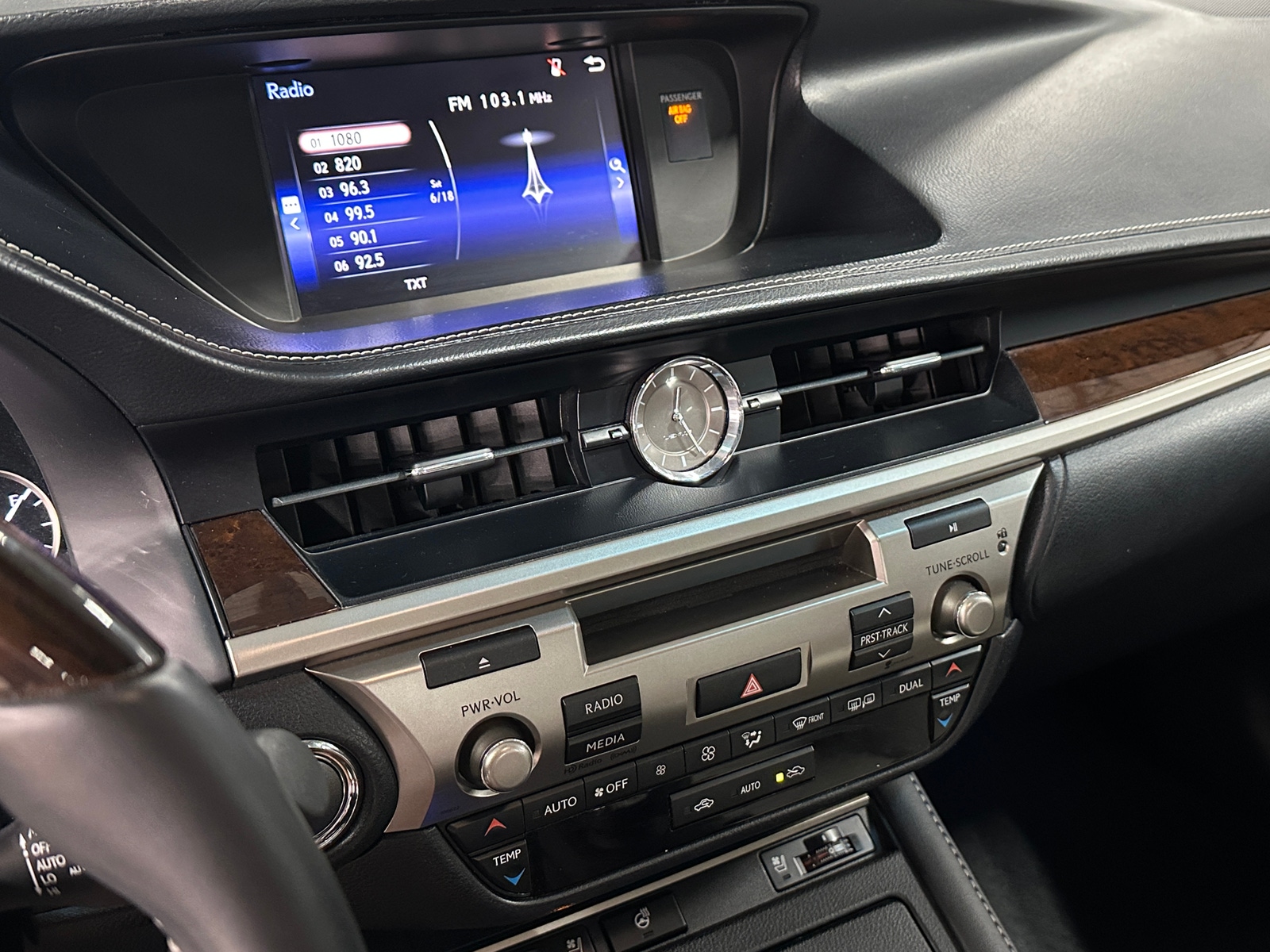 Thumbnail: 2016 Lexus ES - 3