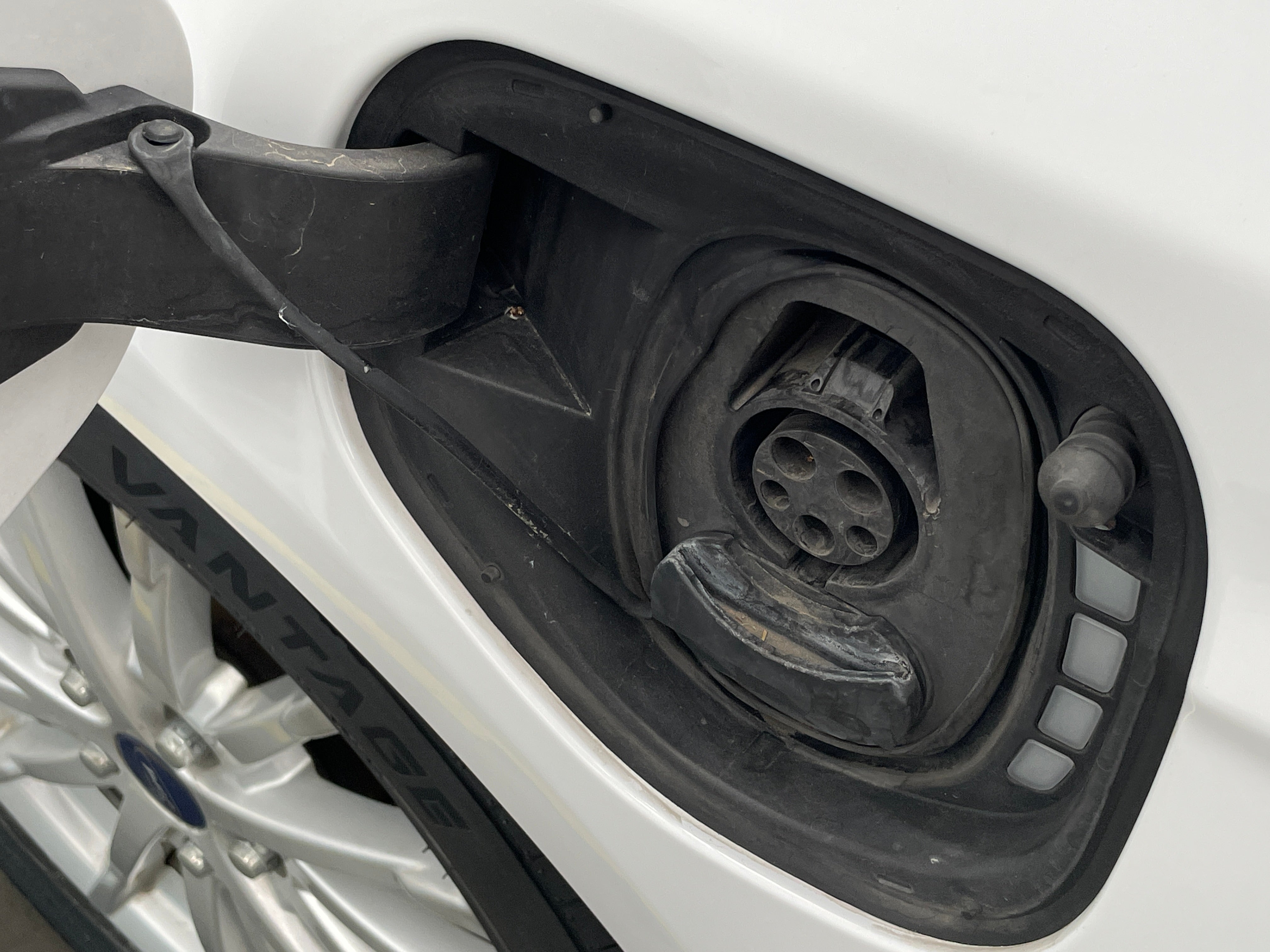 Used 2017 Ford Focus Electric with VIN 1FADP3R4XHL224557 for sale in Auburn, WA