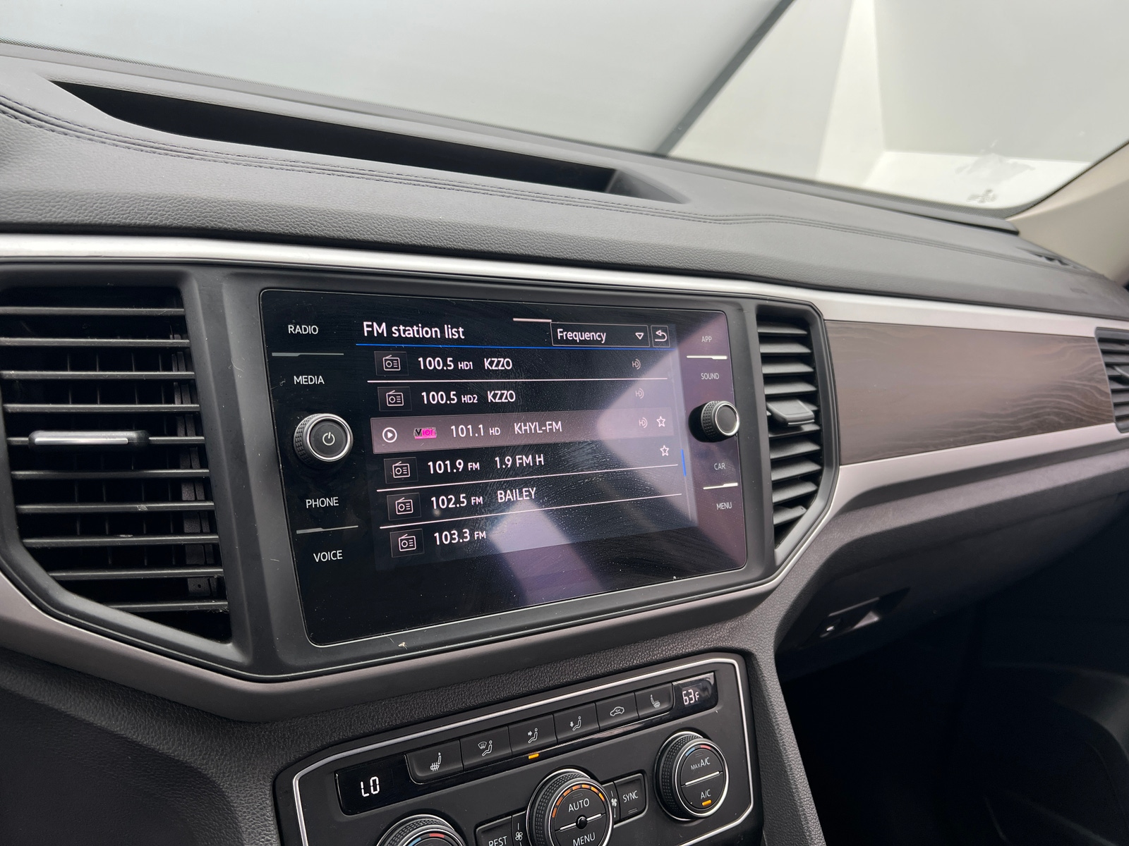 Thumbnail: 2021 Volkswagen Atlas - 3