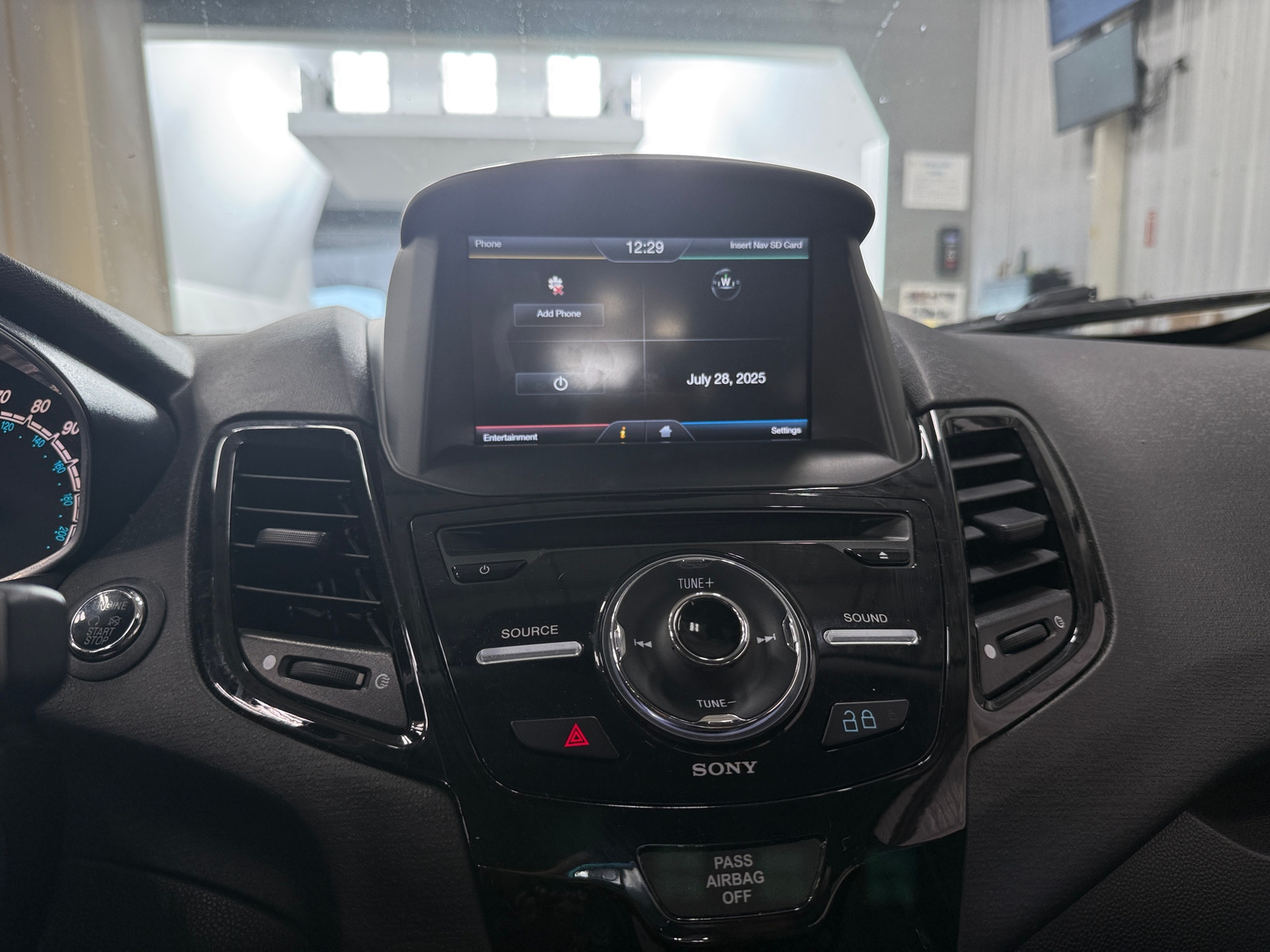 Thumbnail: 2015 Ford Fiesta - 3