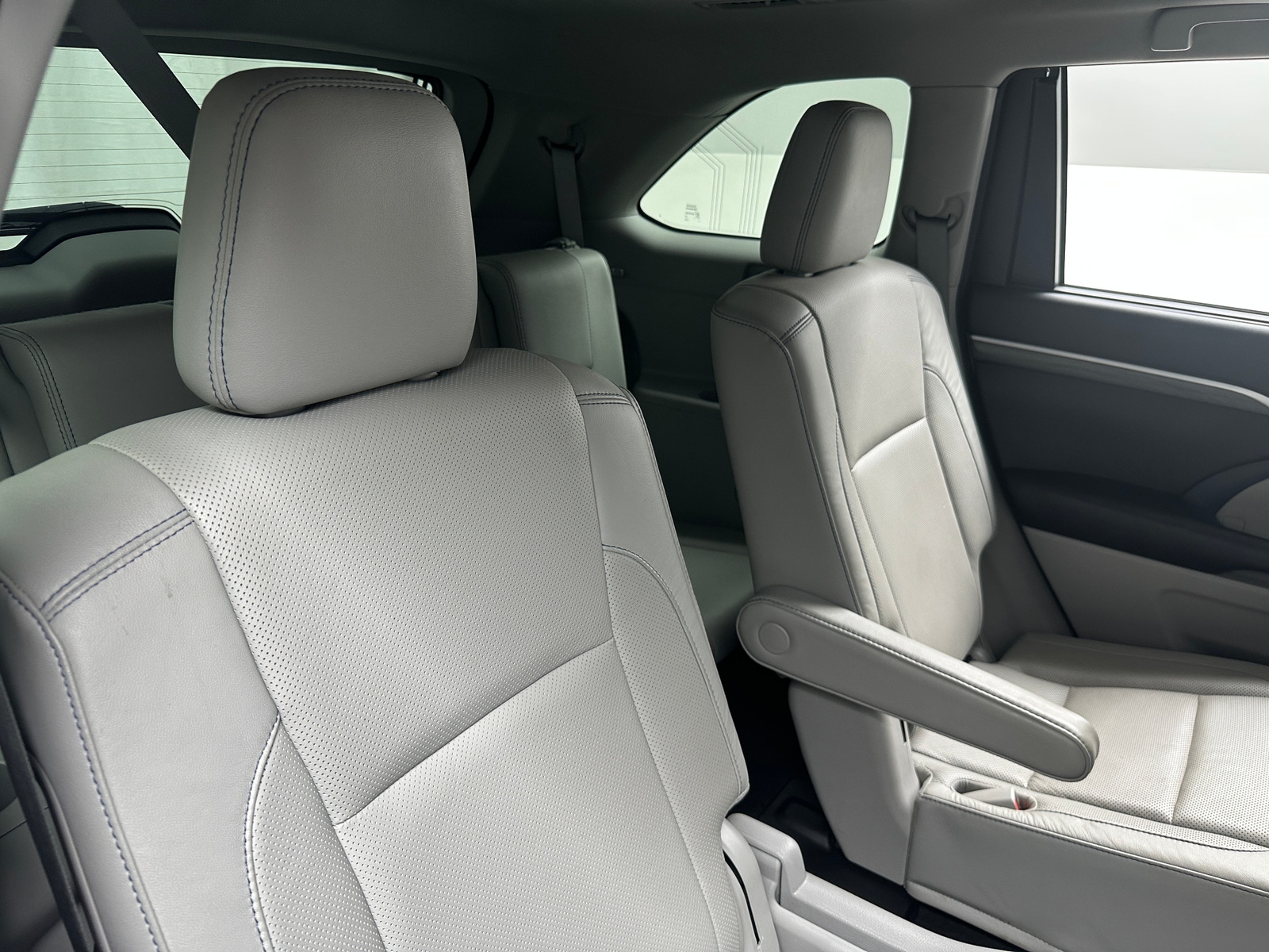Thumbnail: 2017 Toyota Highlander - 5