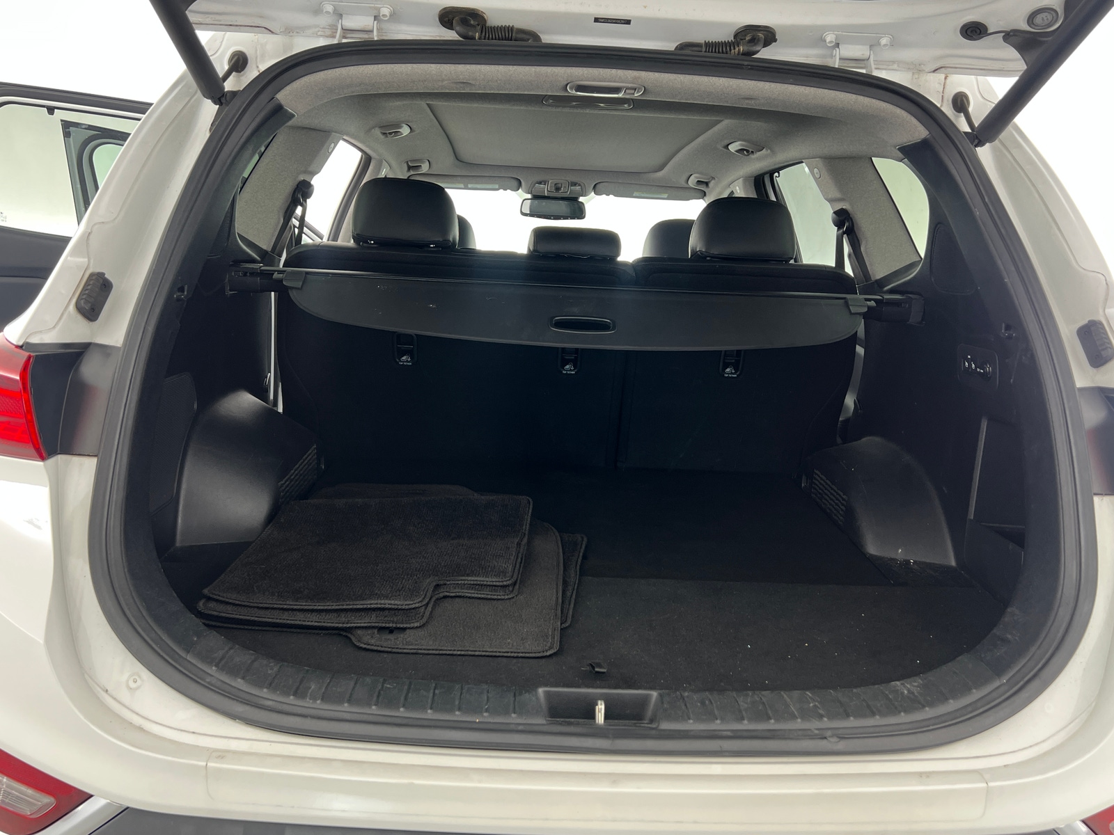 Thumbnail: 2019 Hyundai Santa Fe - 6