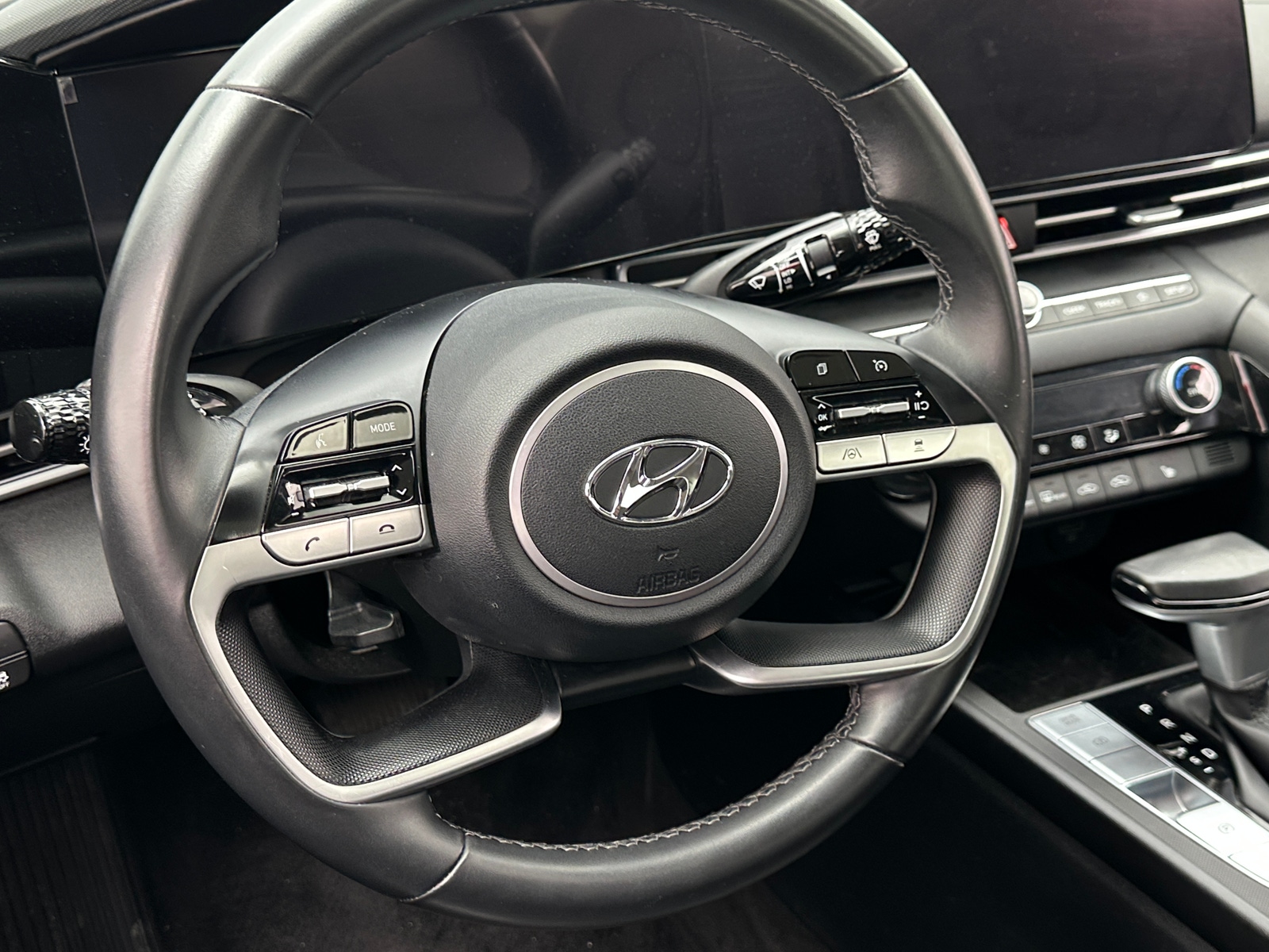 Thumbnail: 2022 Hyundai Elantra - 4