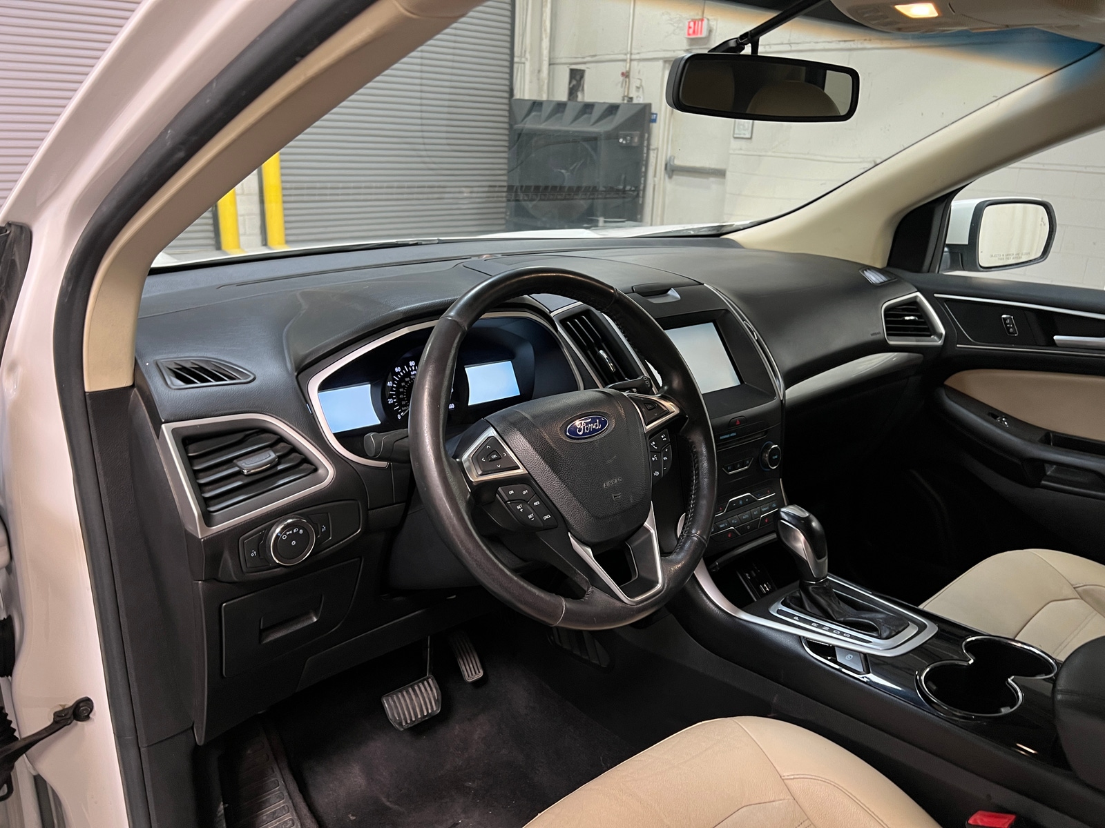 Thumbnail: 2015 Ford Edge - 3