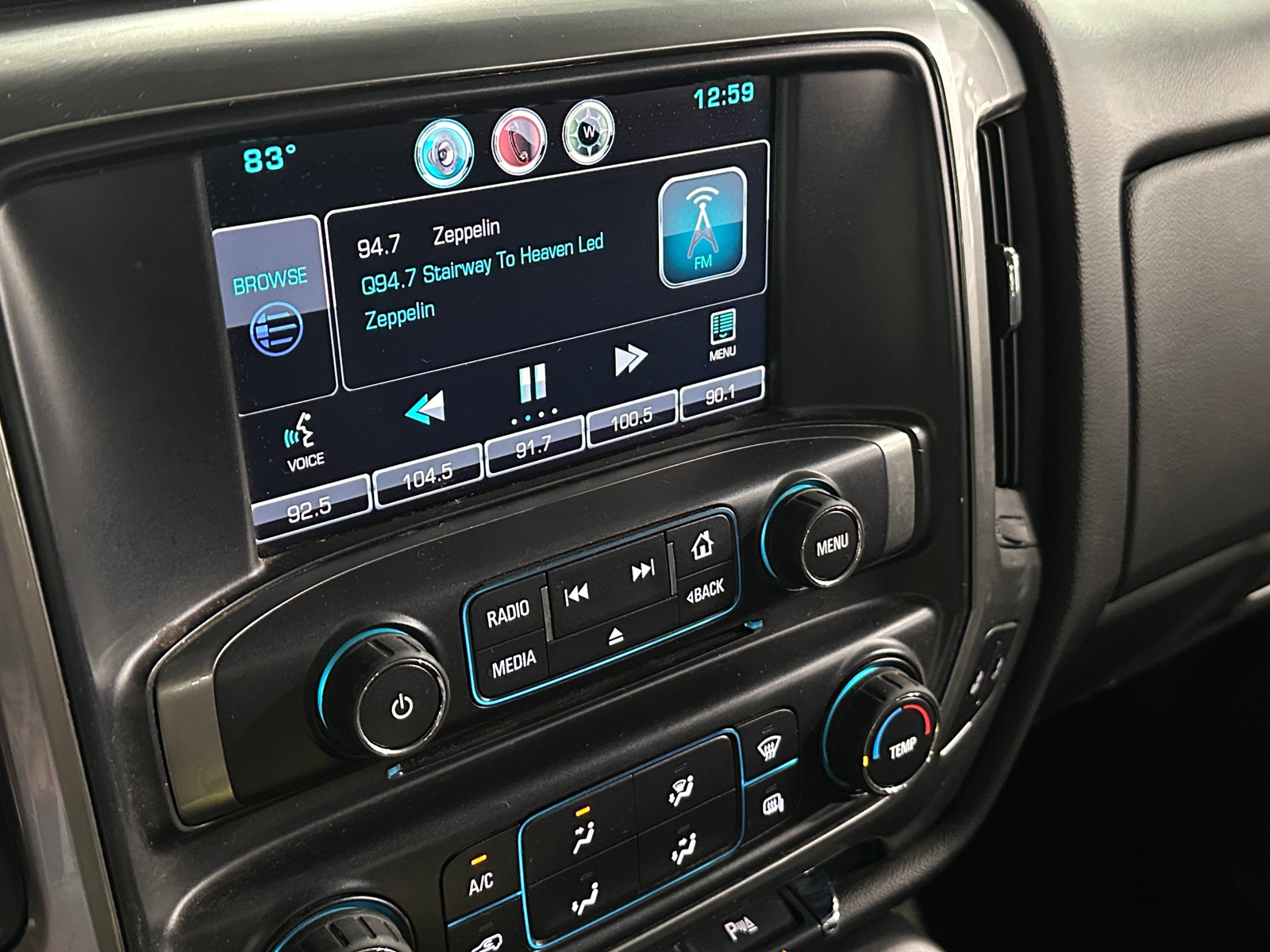 Thumbnail: 2015 Chevrolet Silverado 1500 - 4