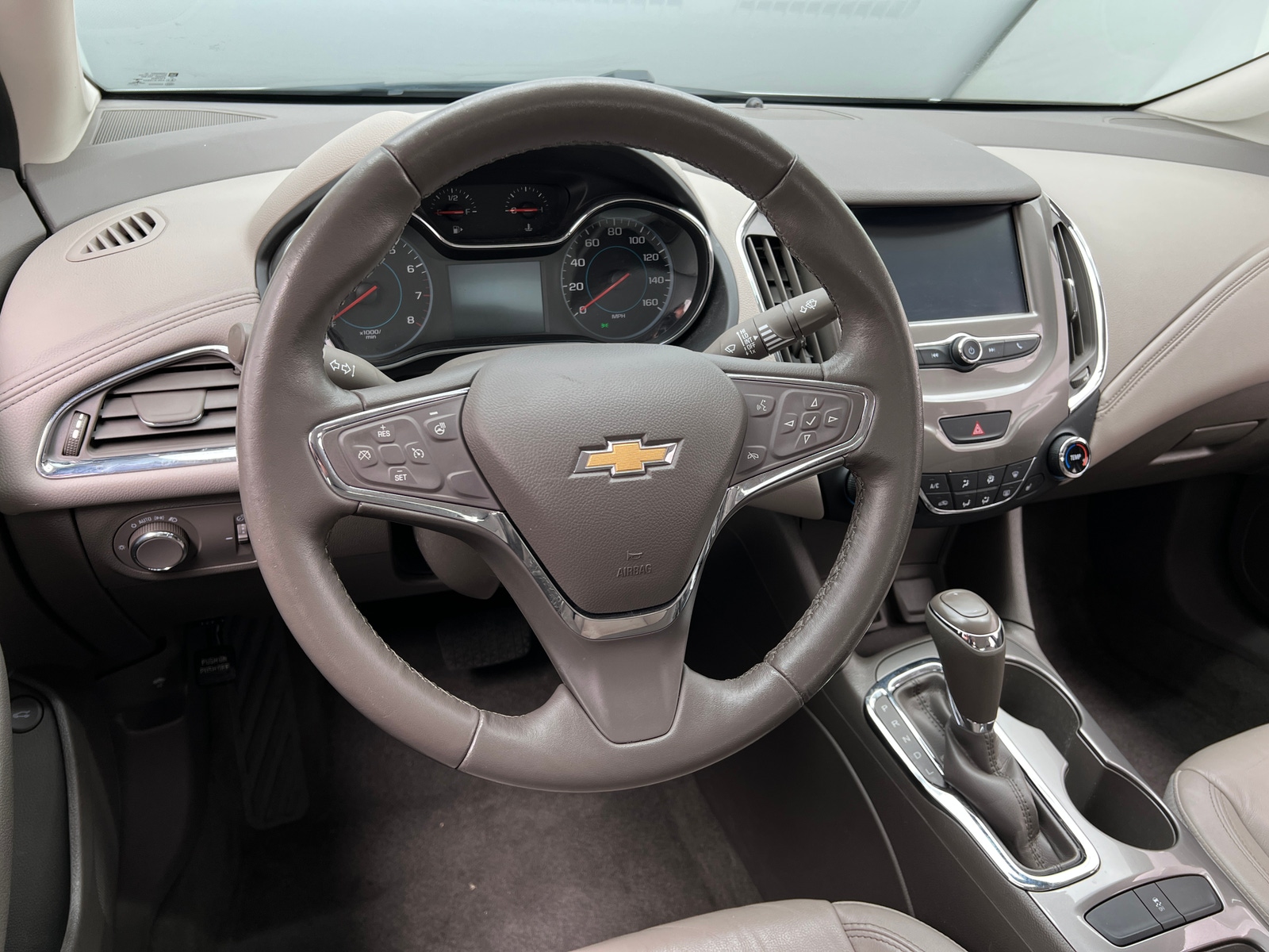 Thumbnail: 2017 Chevrolet Cruze - 4