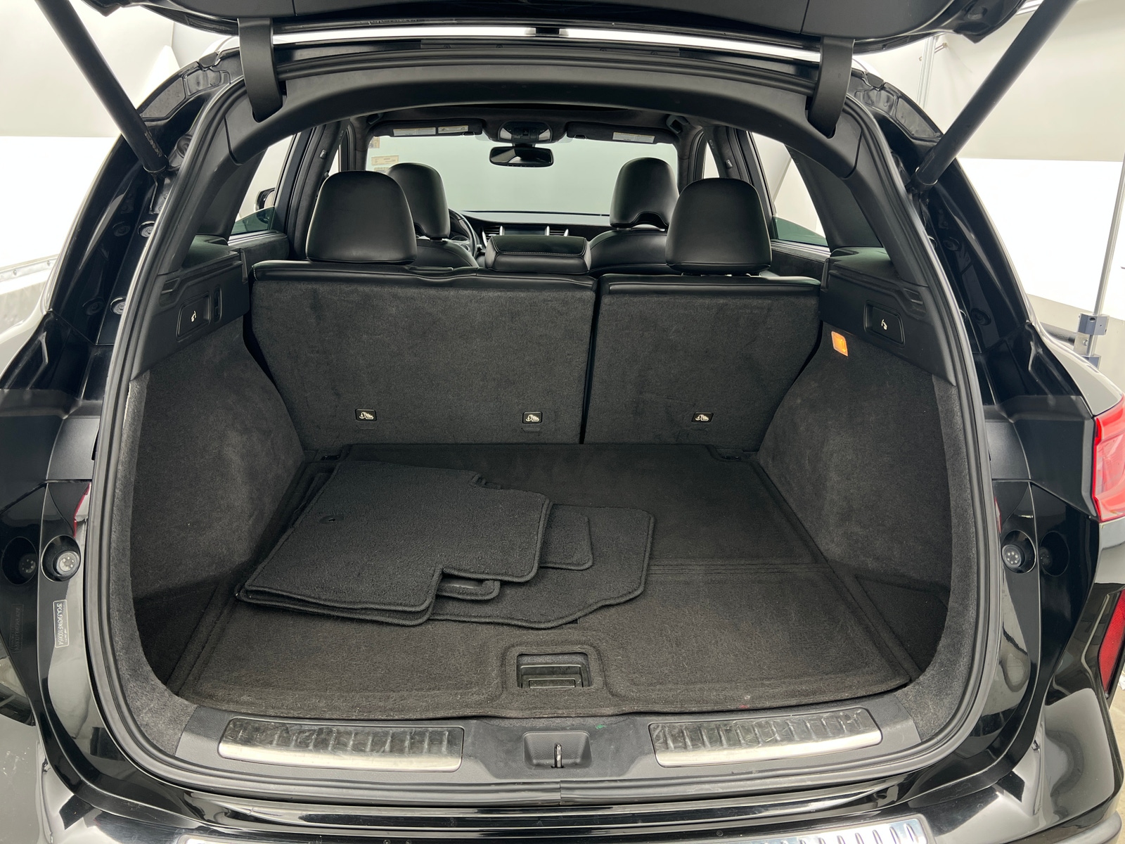 Thumbnail: 2019 INFINITI QX50 - 6