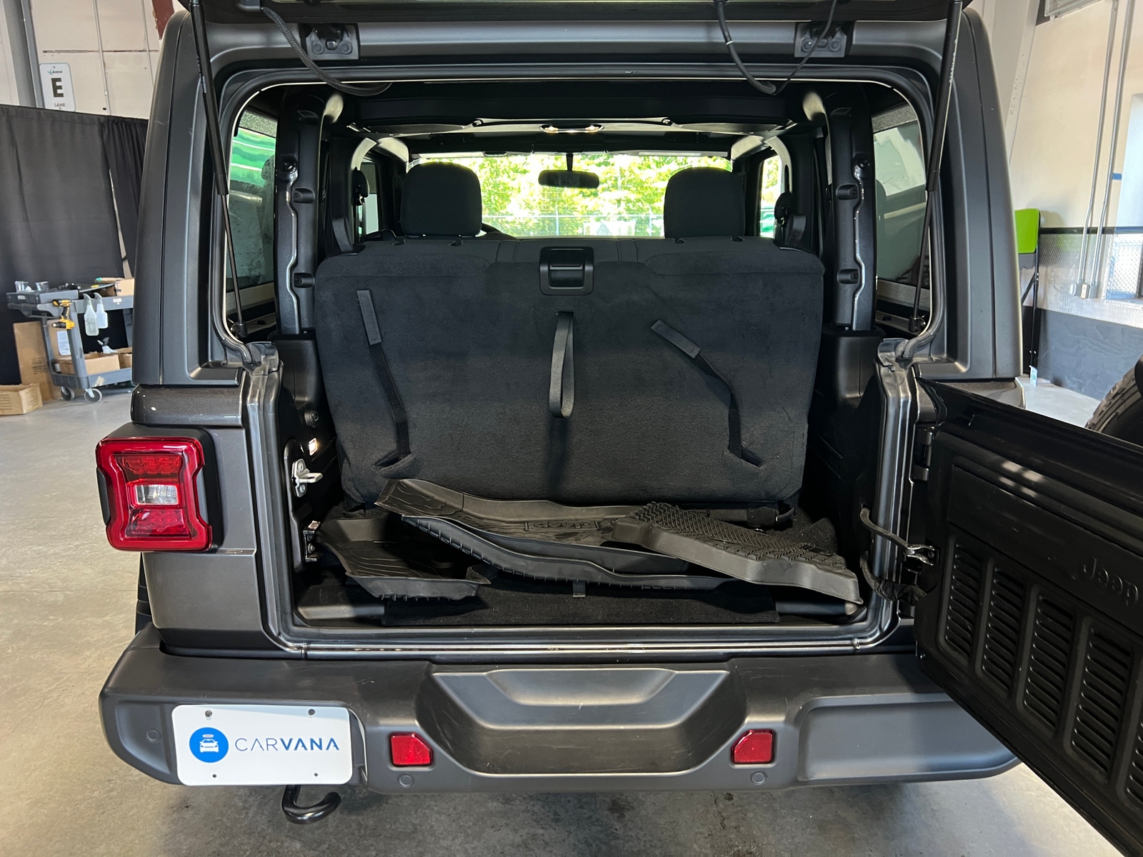 Thumbnail: 2019 Jeep Wrangler - 7