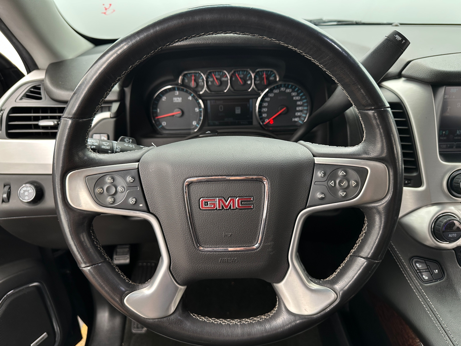 Thumbnail: 2018 GMC Yukon XL - 4