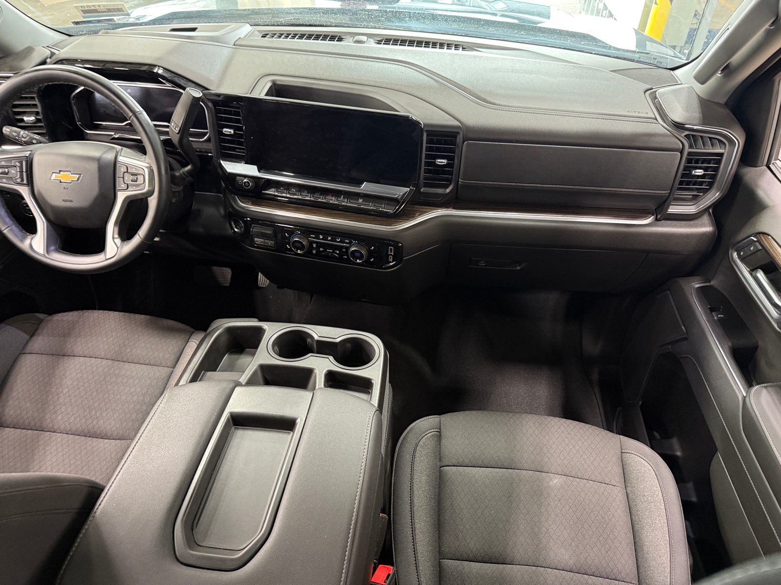 Thumbnail: 2024 Chevrolet Silverado 1500 - 3