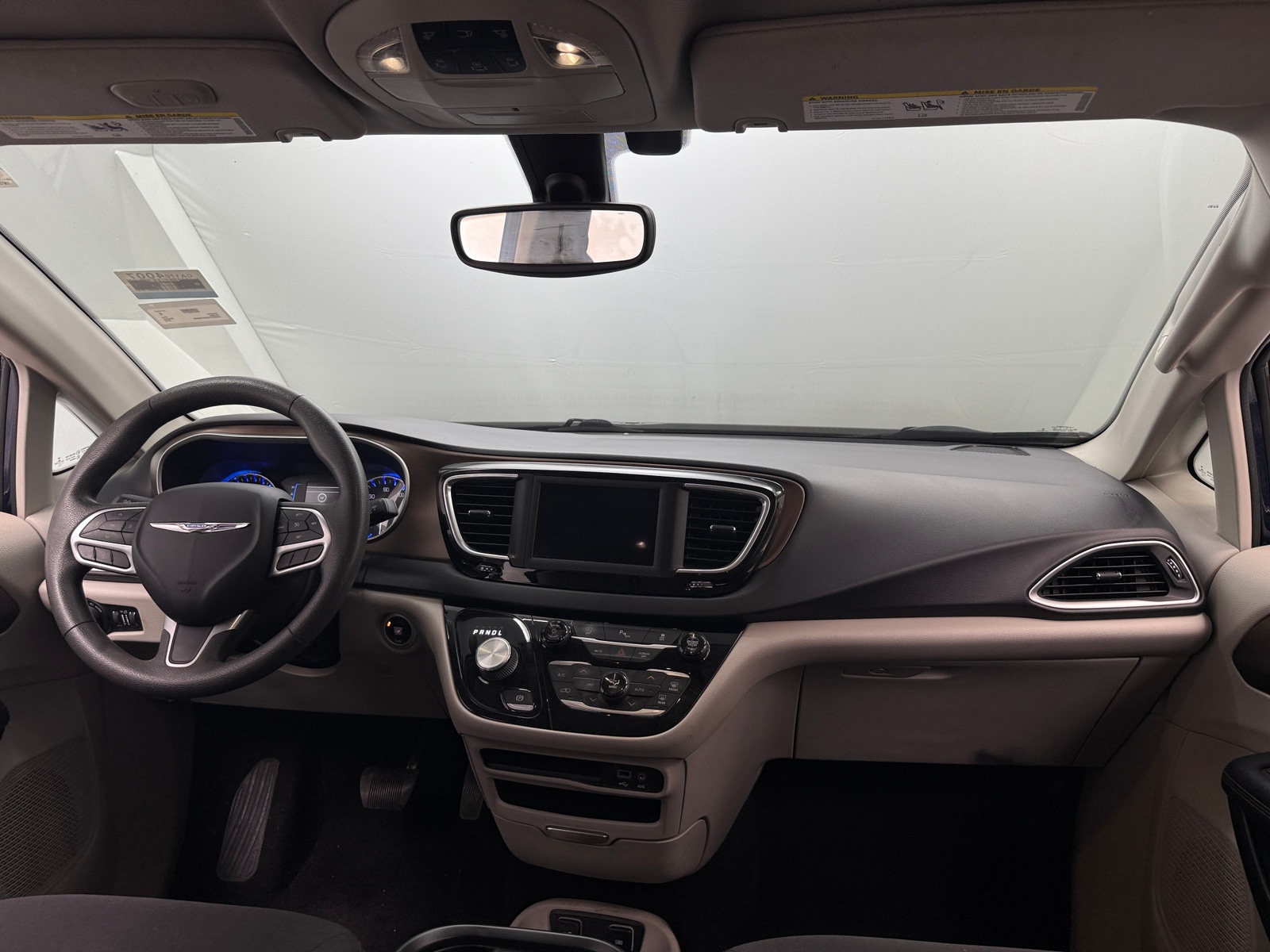Thumbnail: 2018 Chrysler Pacifica - 3