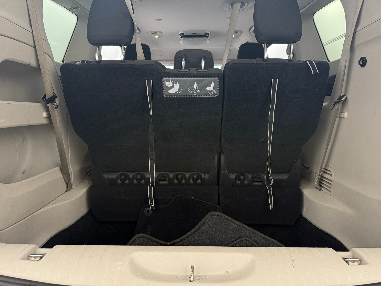 Thumbnail: 2018 Chrysler Pacifica - 7