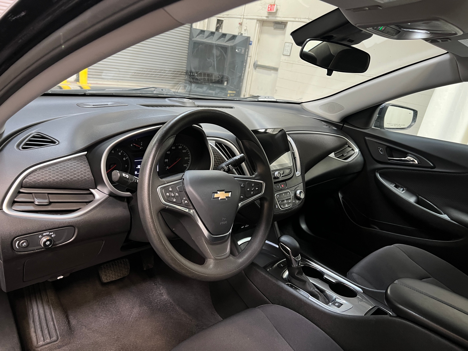 Thumbnail: 2023 Chevrolet Malibu - 3