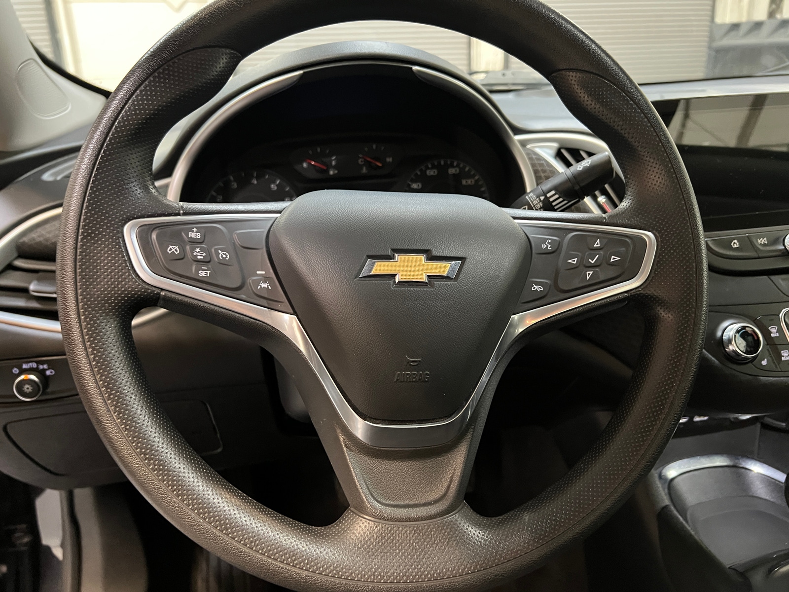 Thumbnail: 2023 Chevrolet Malibu - 5