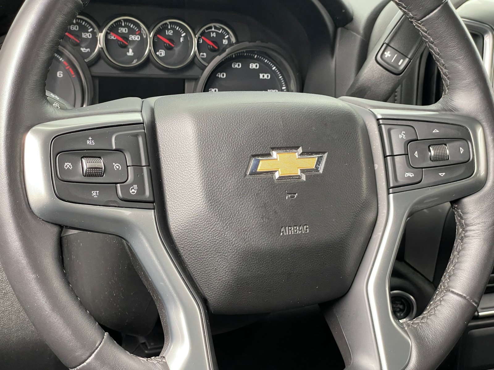 Thumbnail: 2022 Chevrolet Silverado 1500 - 5
