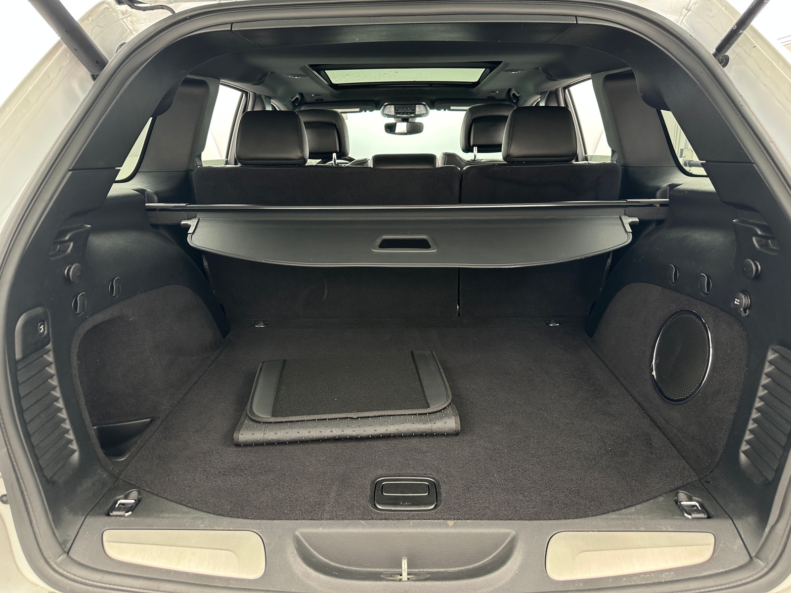 Thumbnail: 2019 Jeep Grand Cherokee - 6