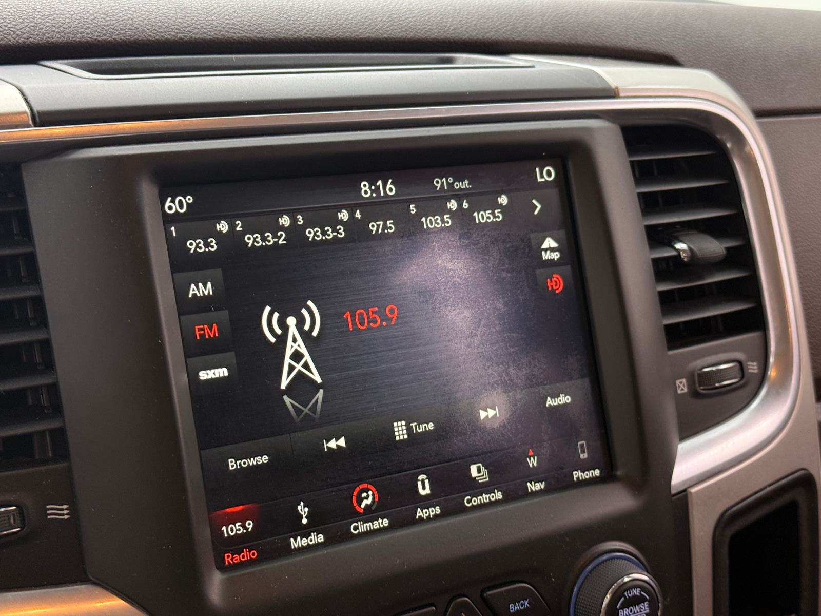 Thumbnail: 2019 RAM 1500 Classic - 4