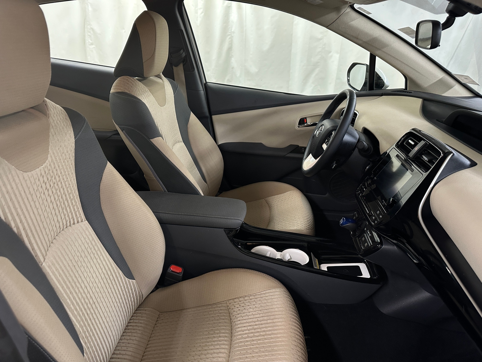 Thumbnail: 2016 Toyota Prius - 2