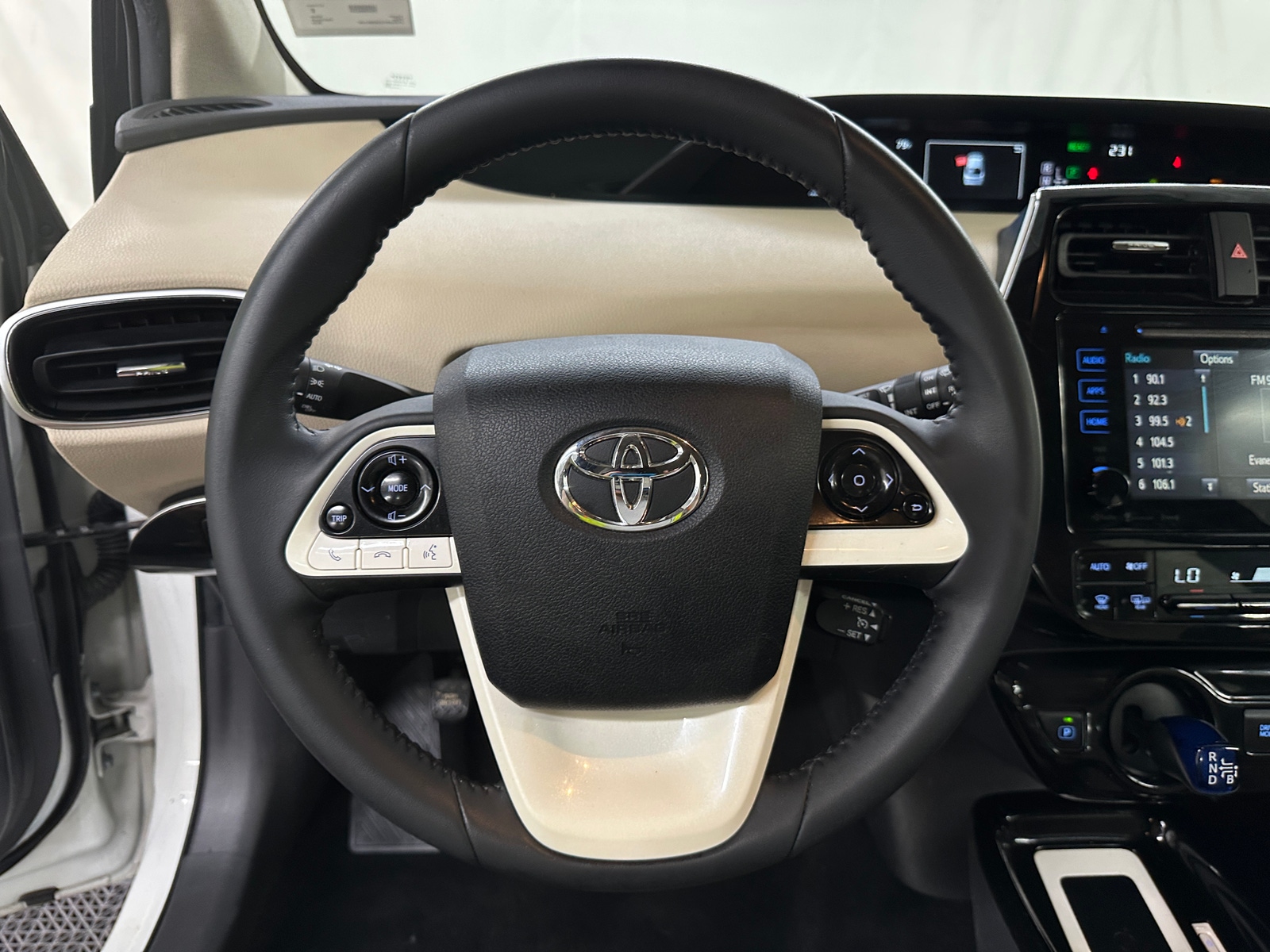 Thumbnail: 2016 Toyota Prius - 5
