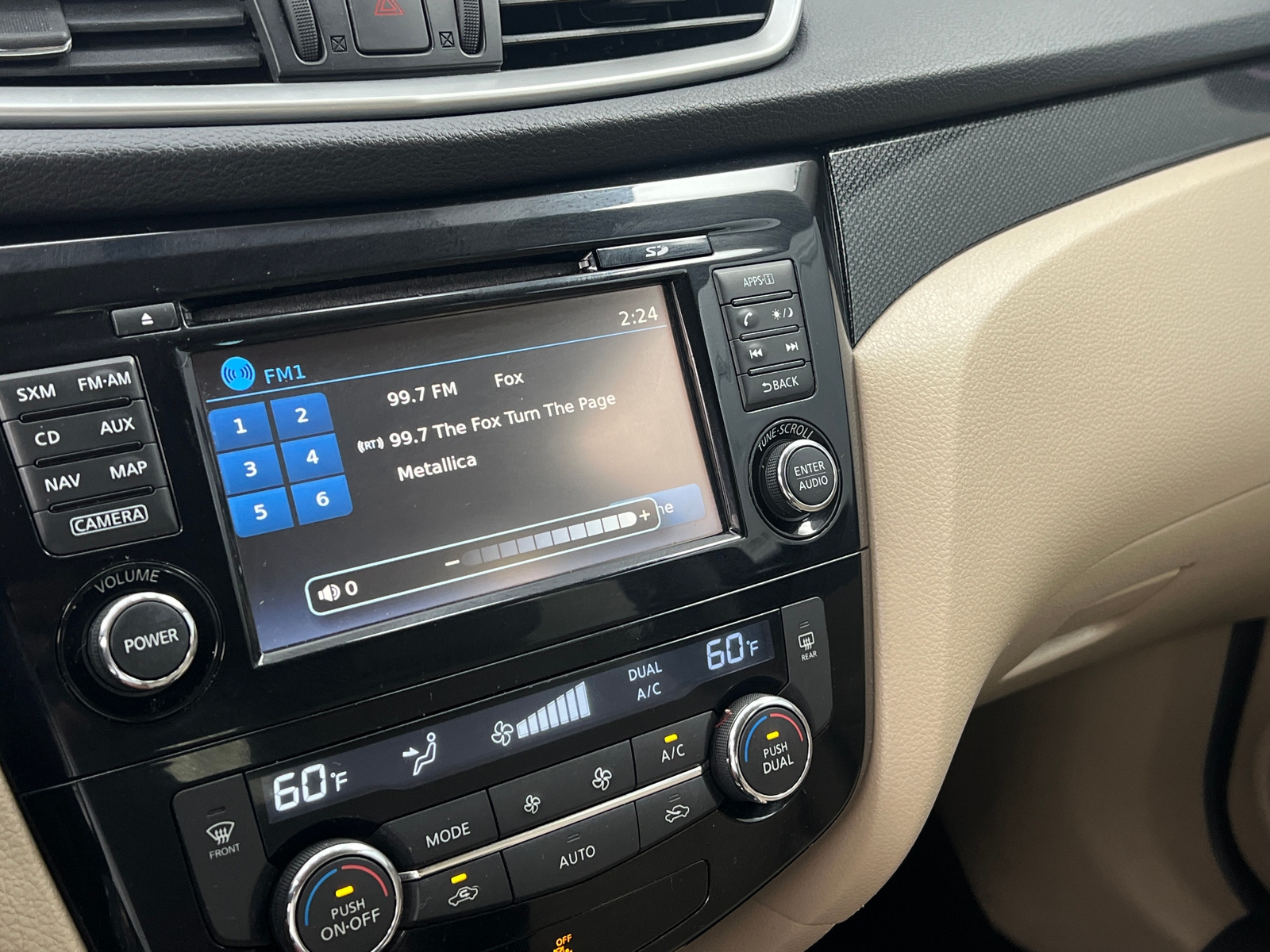 Thumbnail: 2016 Nissan Rogue - 3