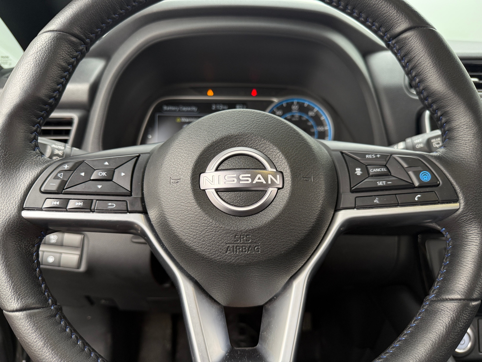 Thumbnail: 2023 Nissan Leaf - 5