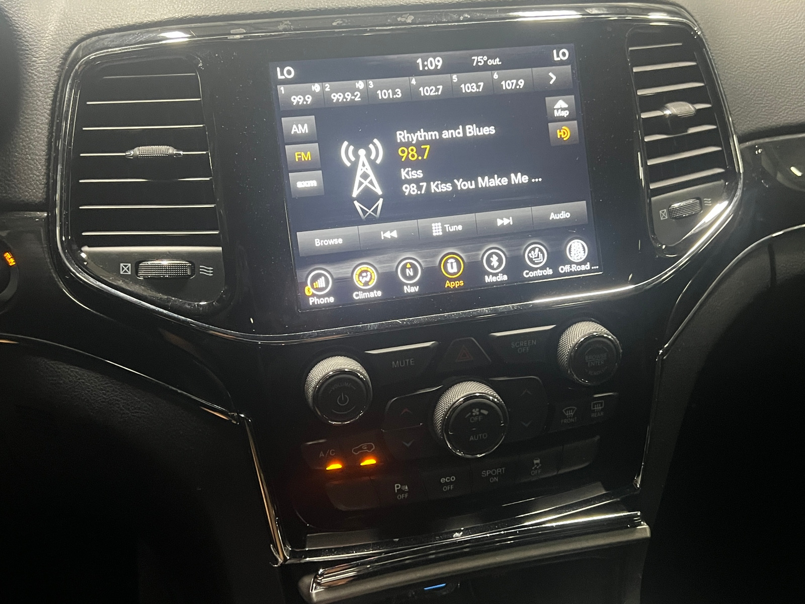 Thumbnail: 2019 Jeep Grand Cherokee - 3