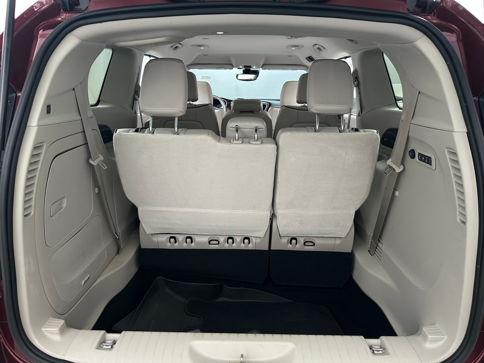 Thumbnail: 2017 Chrysler Pacifica - 6