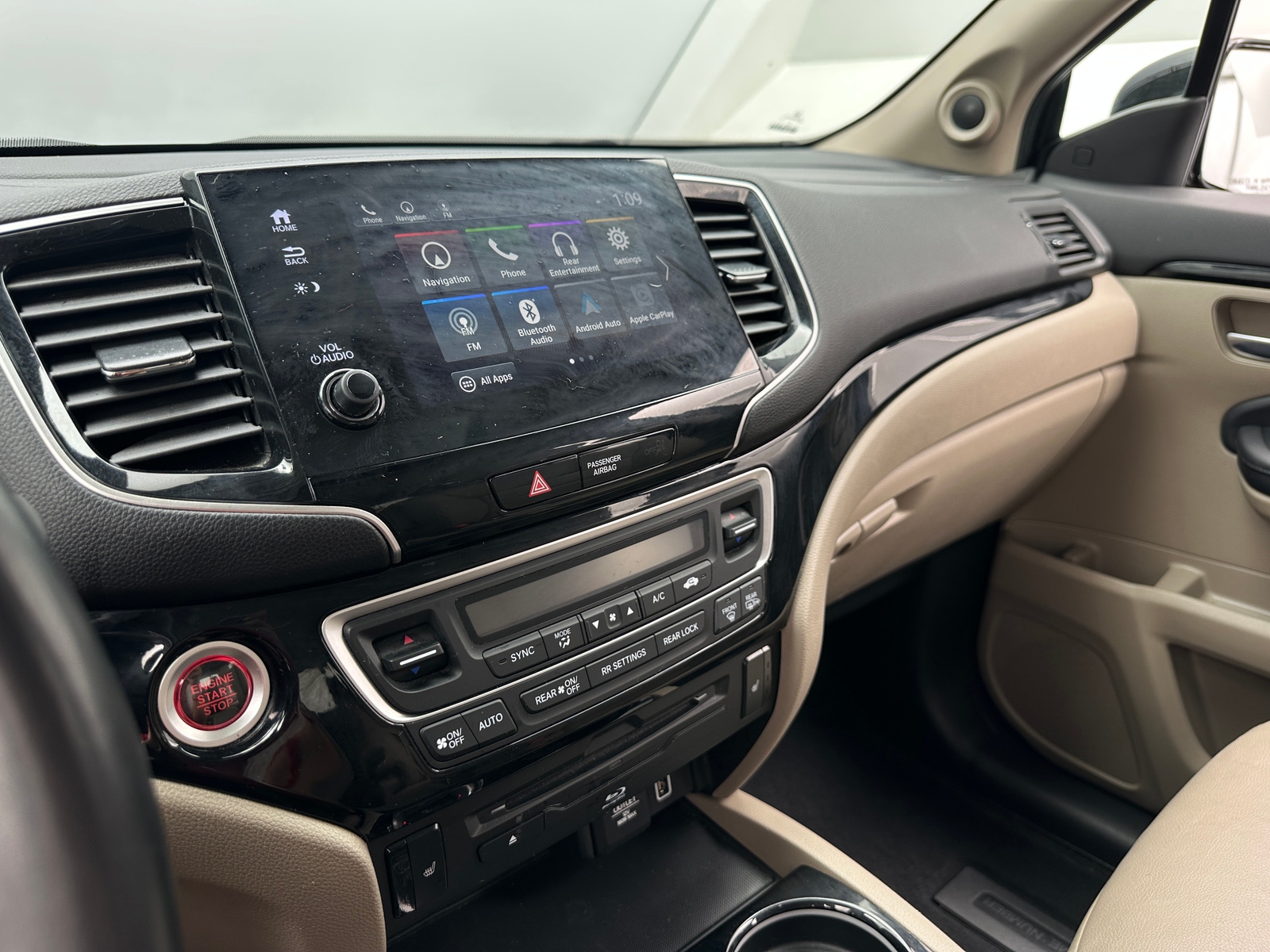 Thumbnail: 2019 Honda Pilot - 3