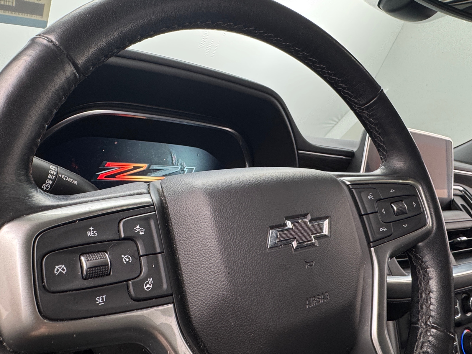 Thumbnail: 2022 Chevrolet Suburban - 4