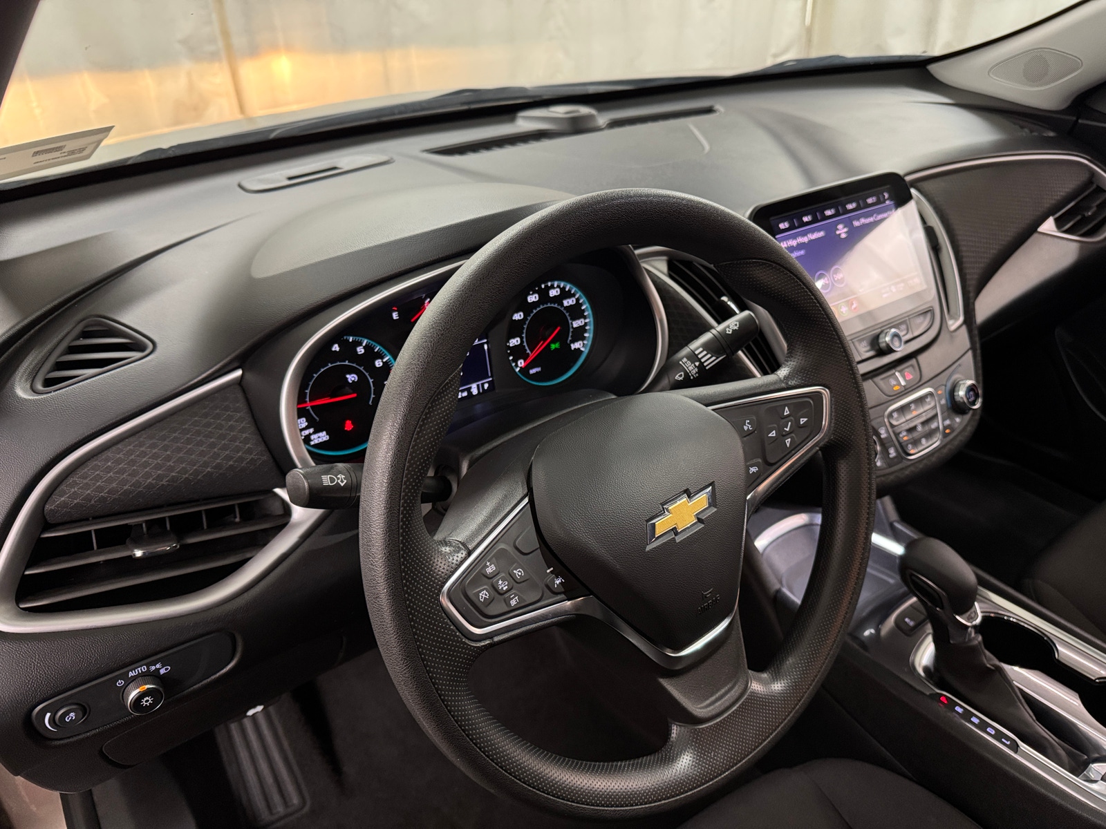 Thumbnail: 2024 Chevrolet Malibu - 3
