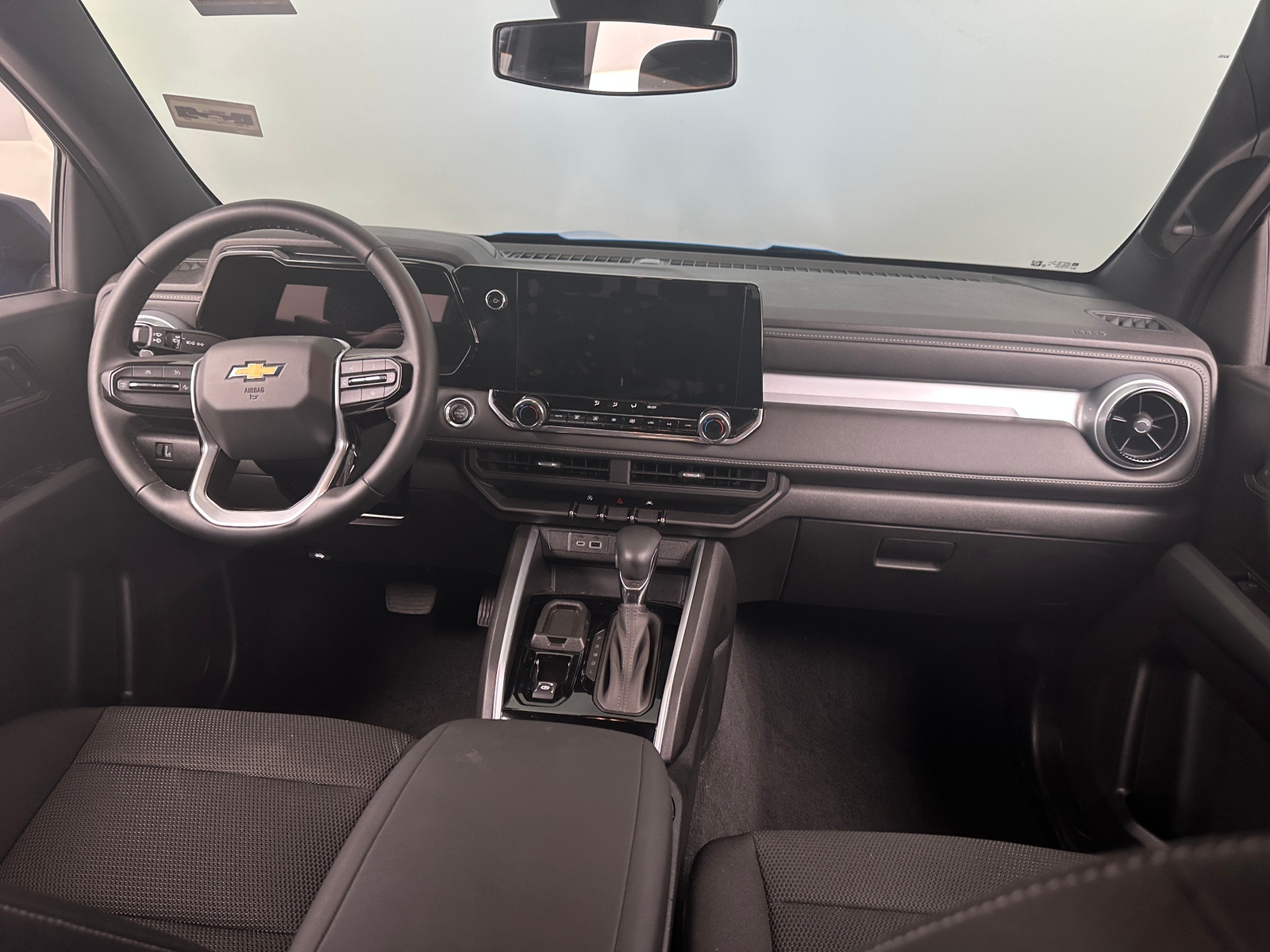 Thumbnail: 2024 Chevrolet Colorado - 3