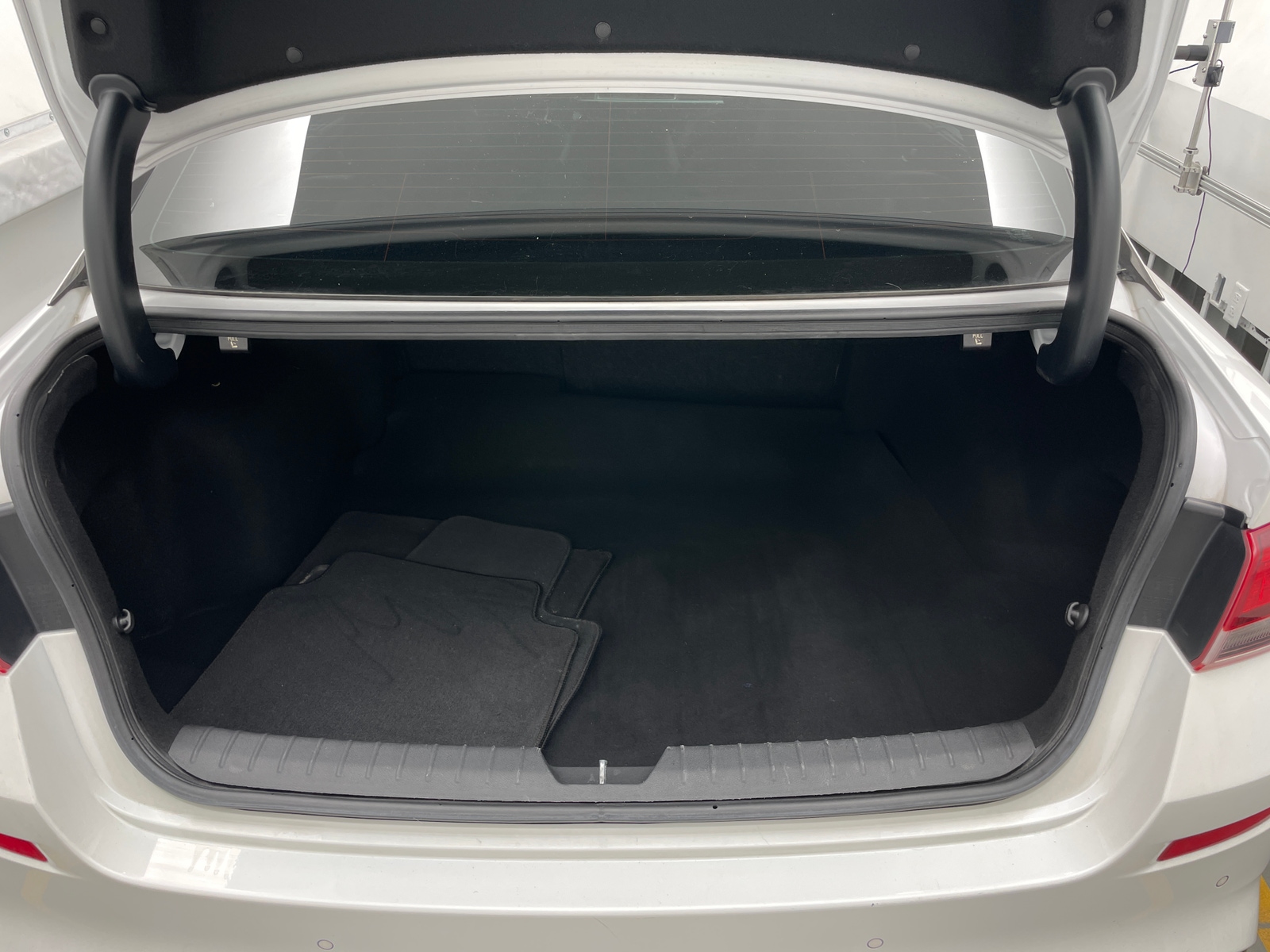 Thumbnail: 2019 Kia Optima - 6