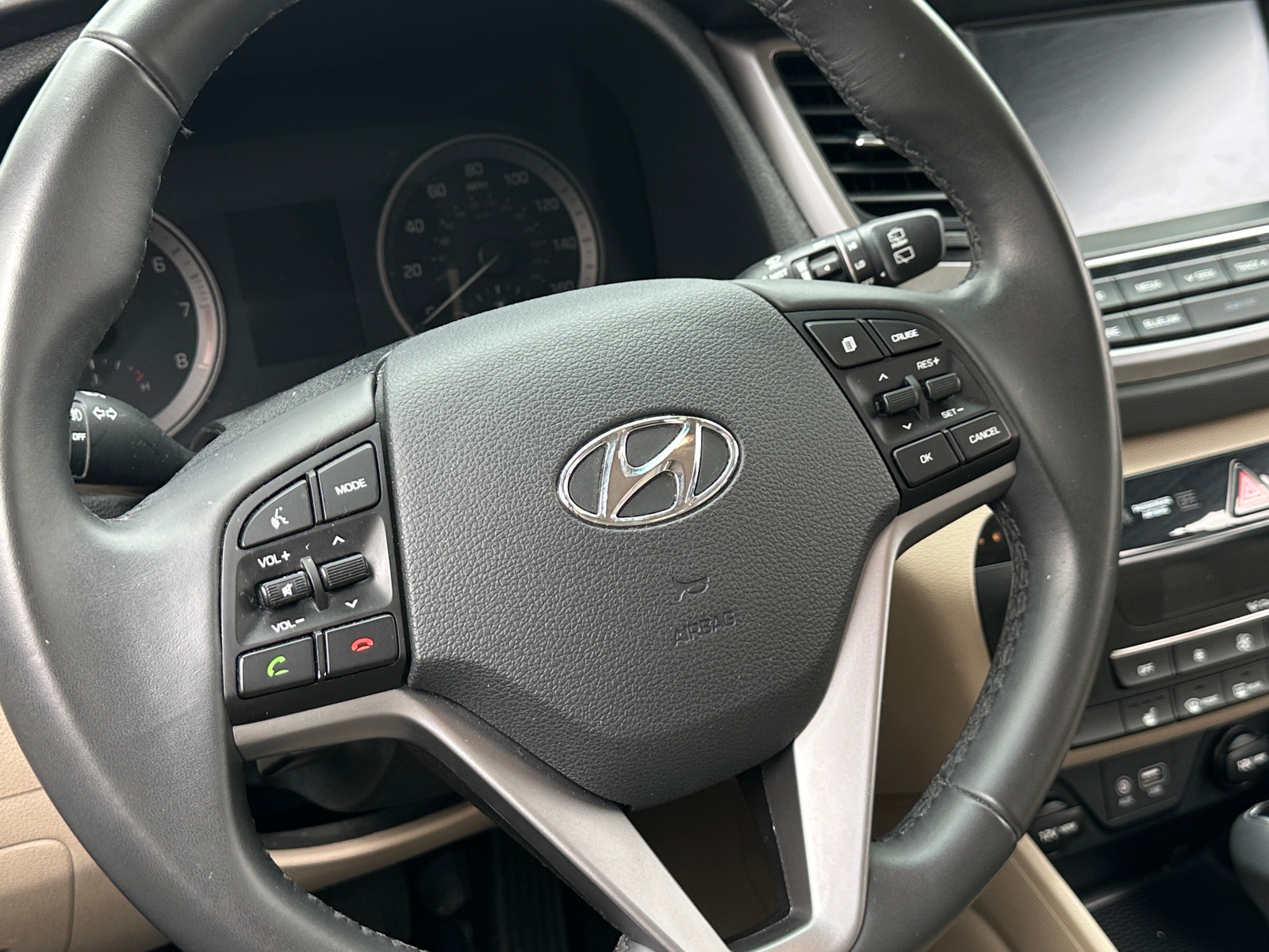 Thumbnail: 2017 Hyundai Tucson - 4