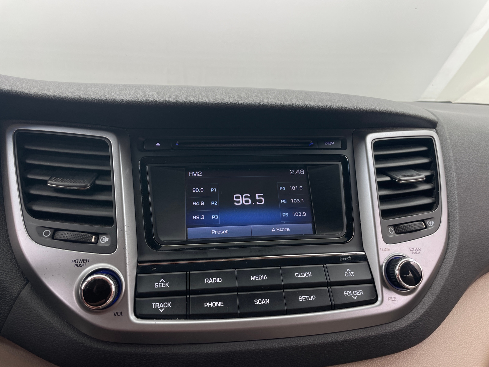 Thumbnail: 2016 Hyundai Tucson - 4