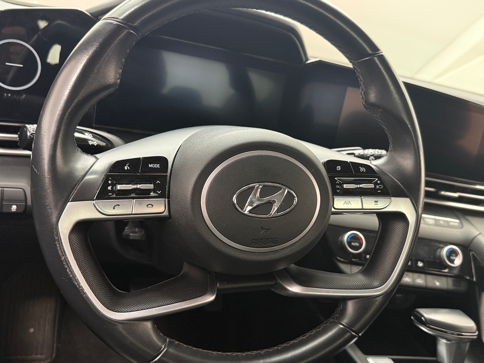 Thumbnail: 2023 Hyundai Elantra - 4