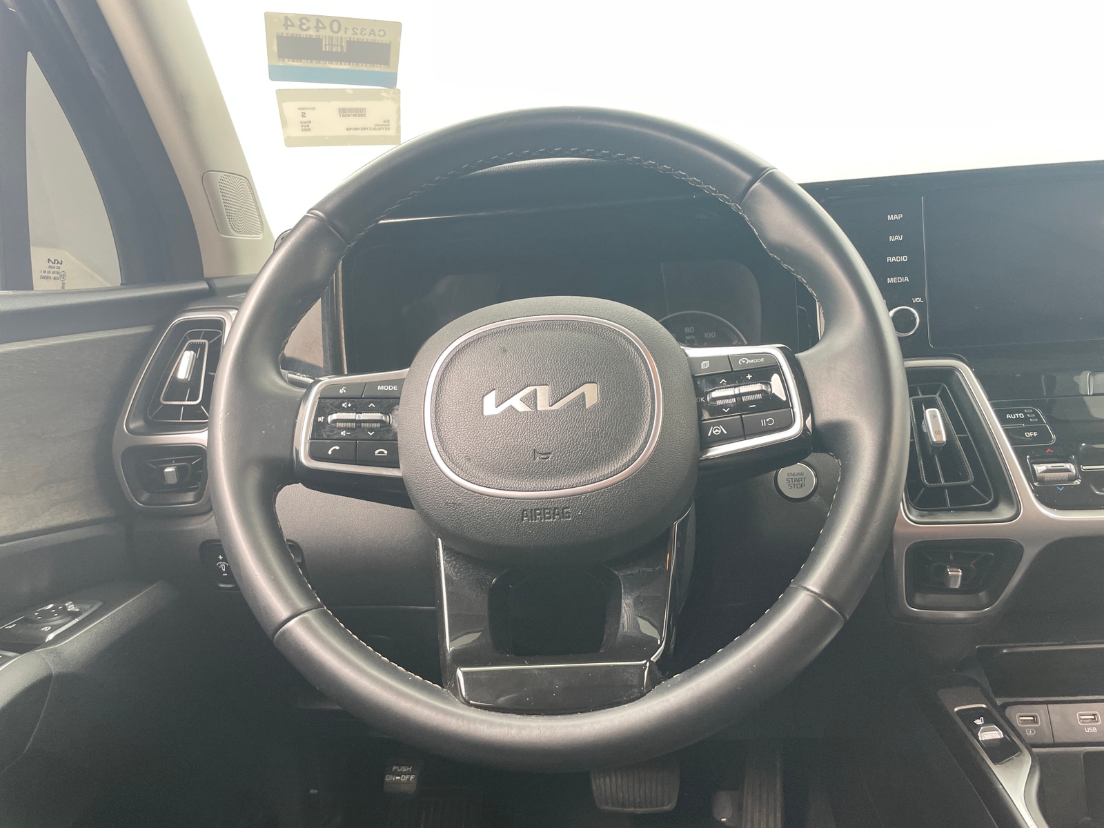 Thumbnail: 2022 Kia Sorento - 4