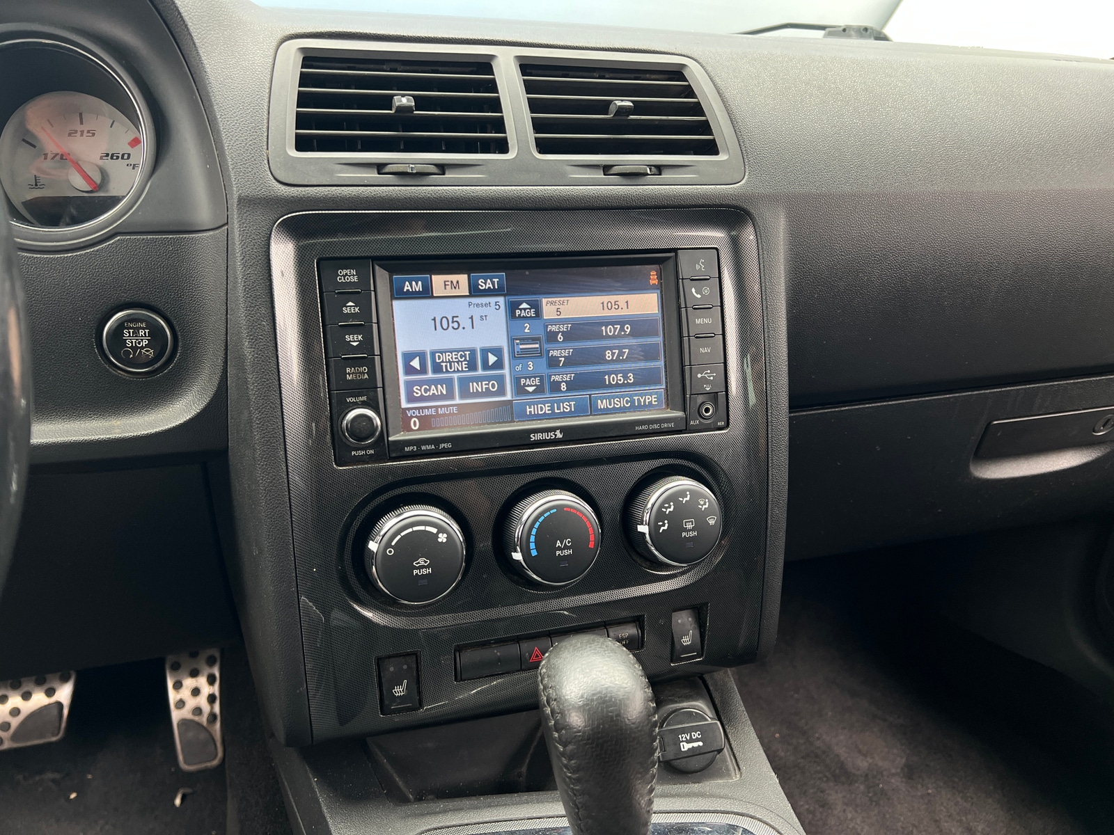 Thumbnail: 2010 Dodge Challenger - 3