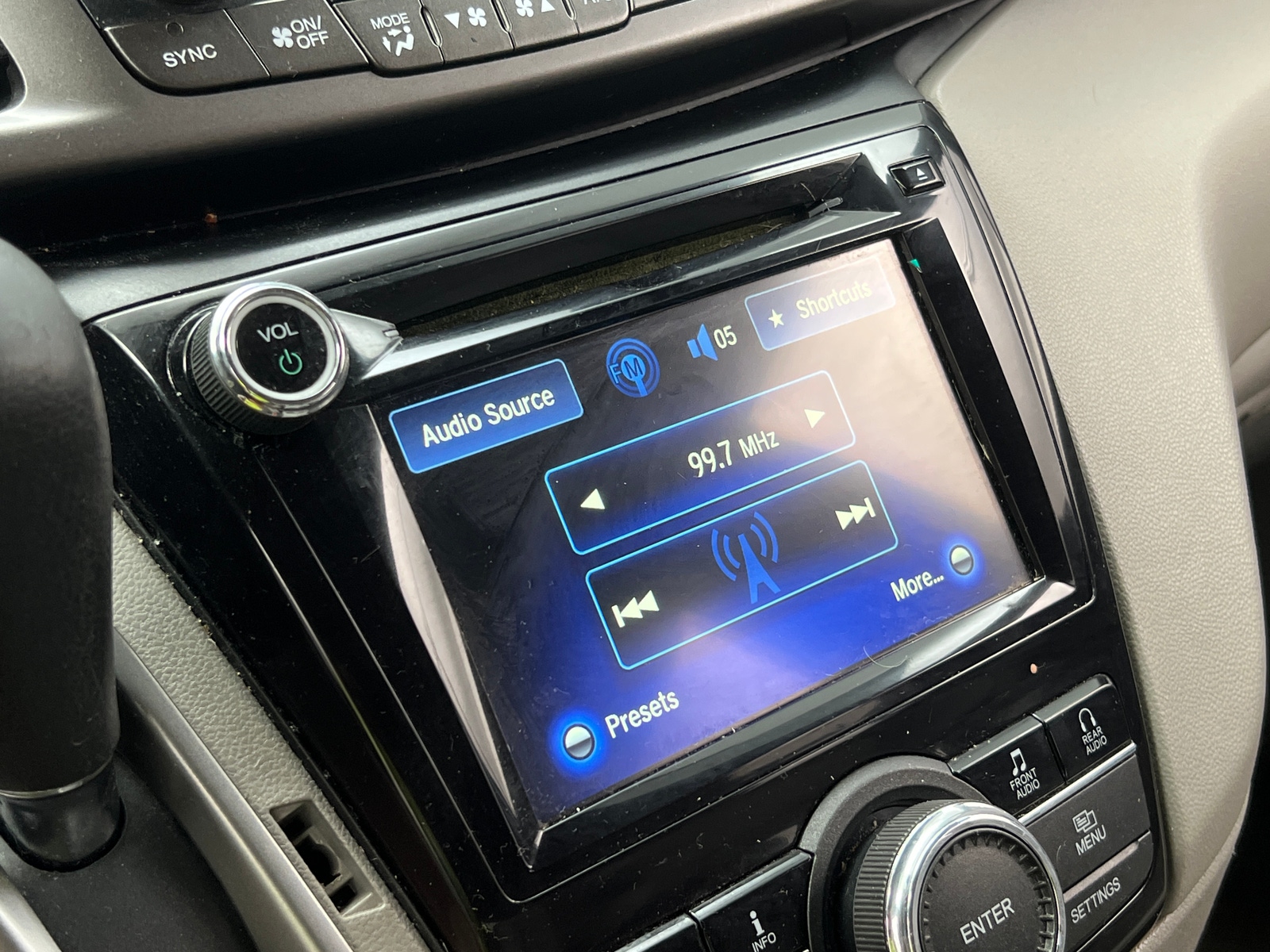 Thumbnail: 2015 Honda Odyssey - 3