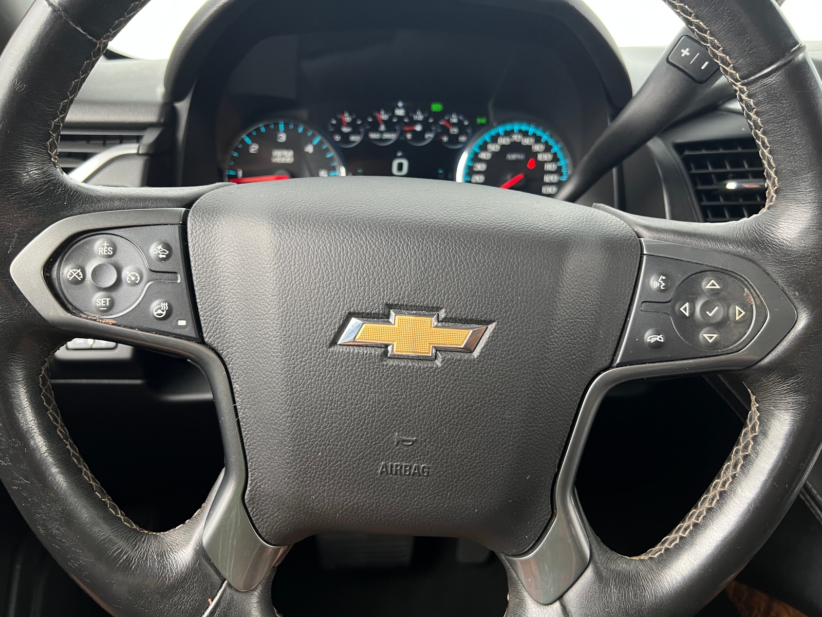 Thumbnail: 2016 Chevrolet Suburban - 4