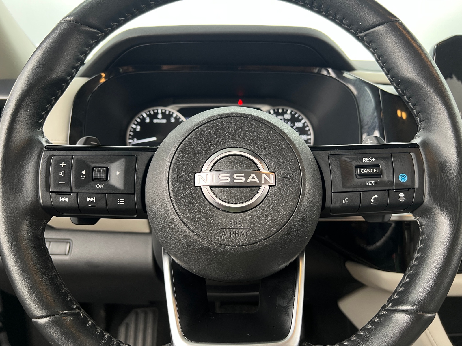 Thumbnail: 2022 Nissan Pathfinder - 4