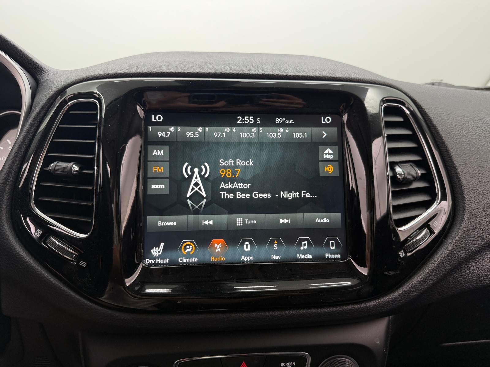 Thumbnail: 2018 Jeep Compass - 3