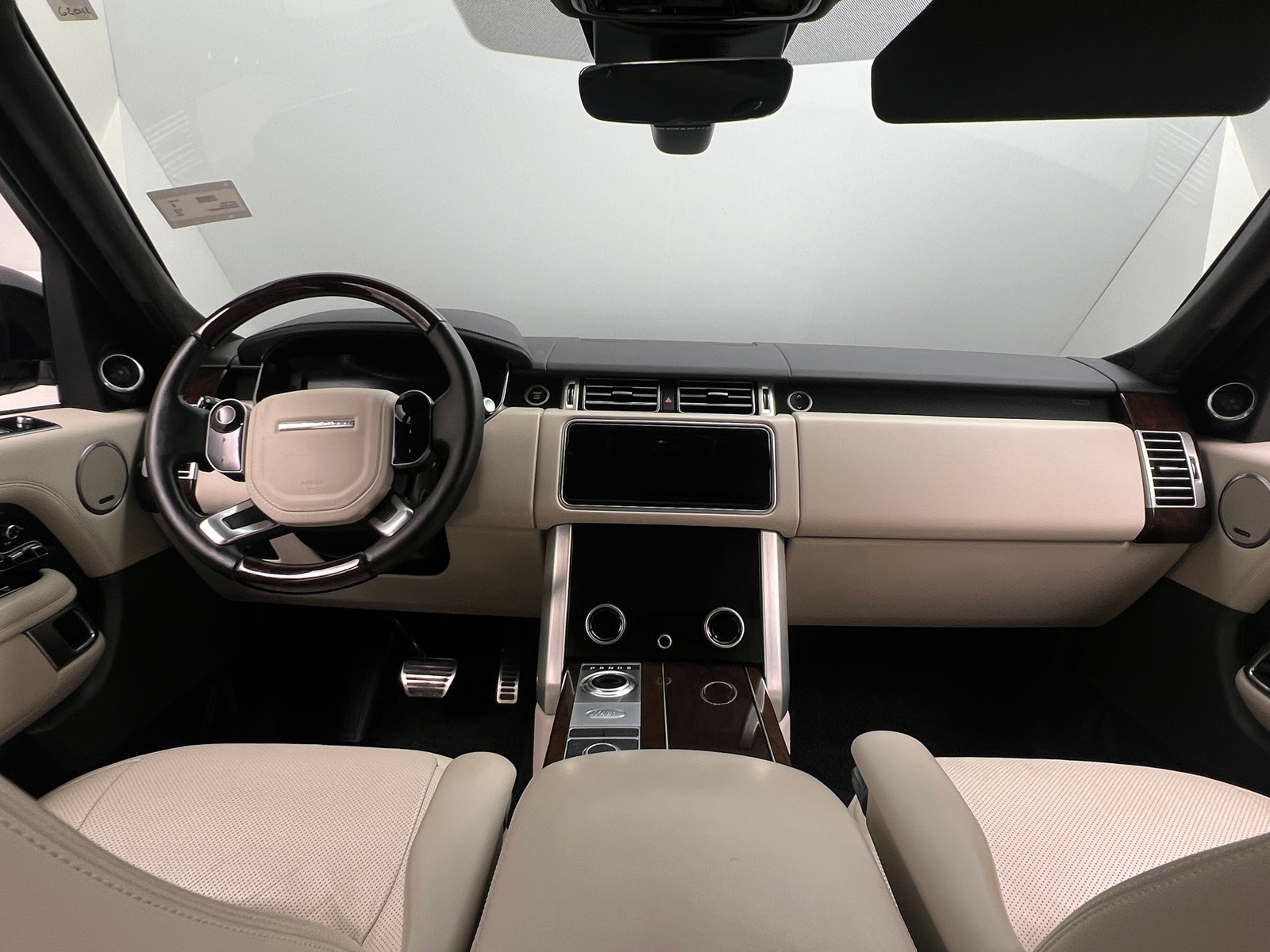 Thumbnail: 2021 Land Rover Range Rover - 2
