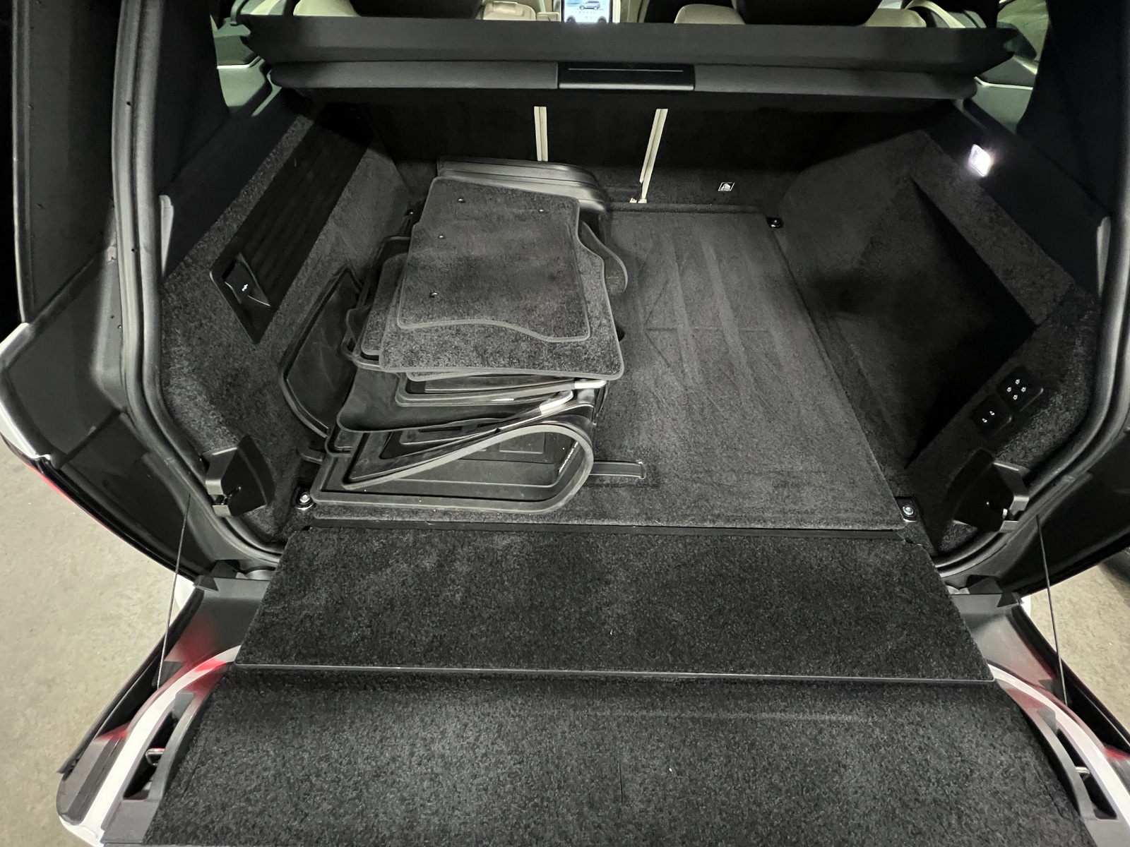 Thumbnail: 2021 Land Rover Range Rover - 6