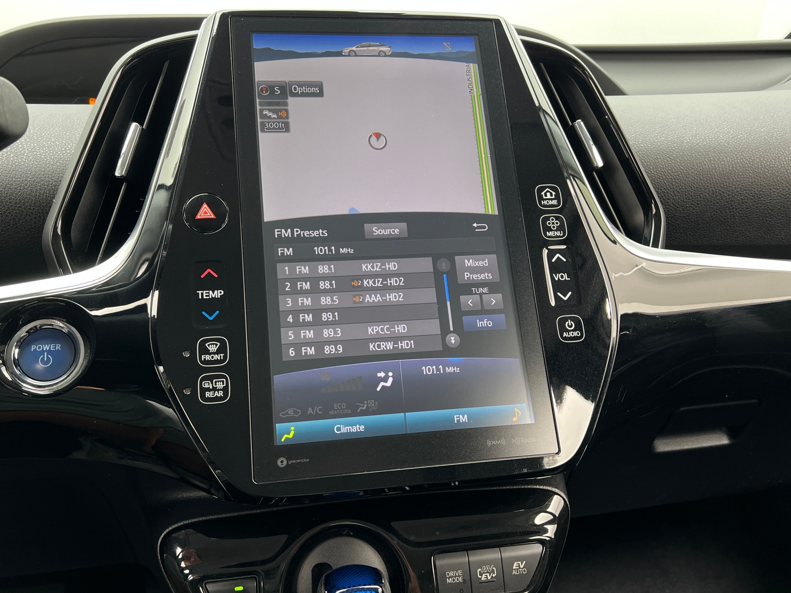Thumbnail: 2017 Toyota Prius Prime - 3
