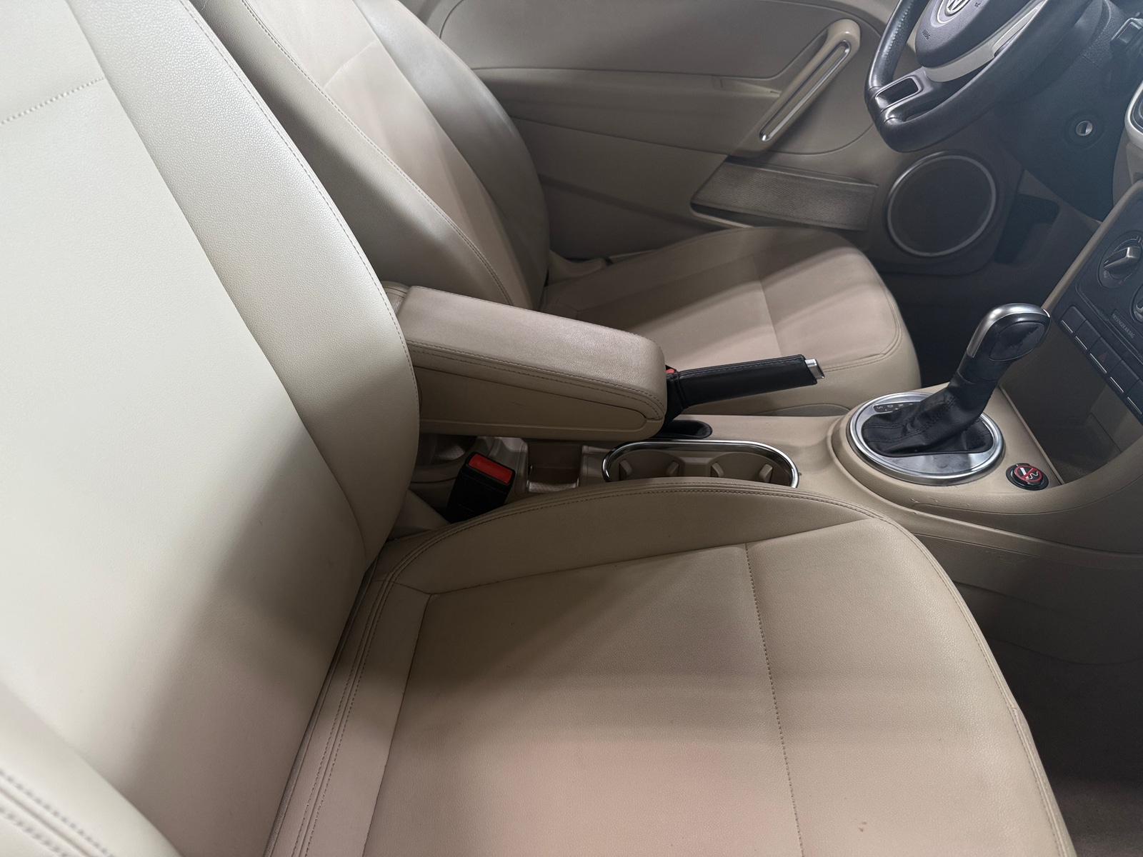 Thumbnail: 2013 Volkswagen Beetle - 2