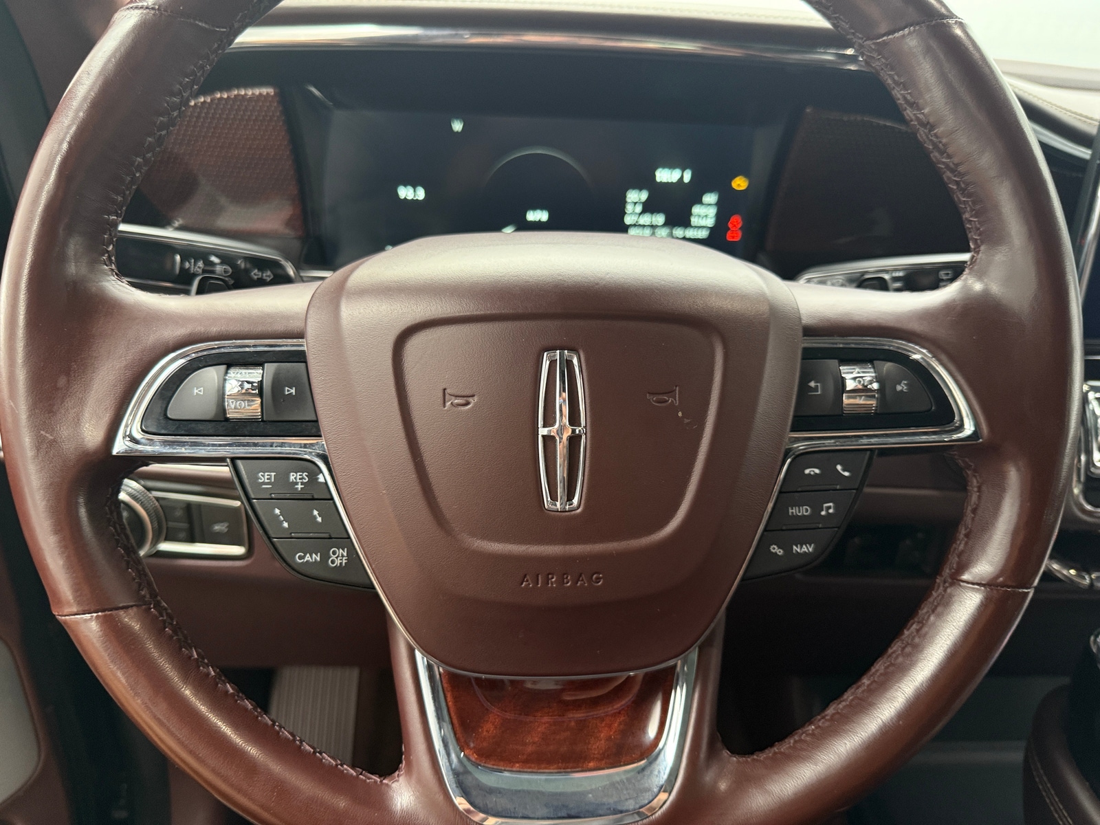 Thumbnail: 2018 Lincoln Navigator L - 4