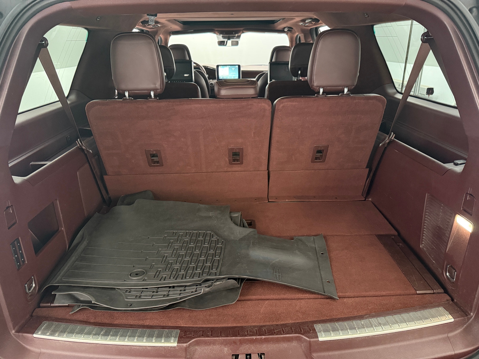 Thumbnail: 2018 Lincoln Navigator L - 6