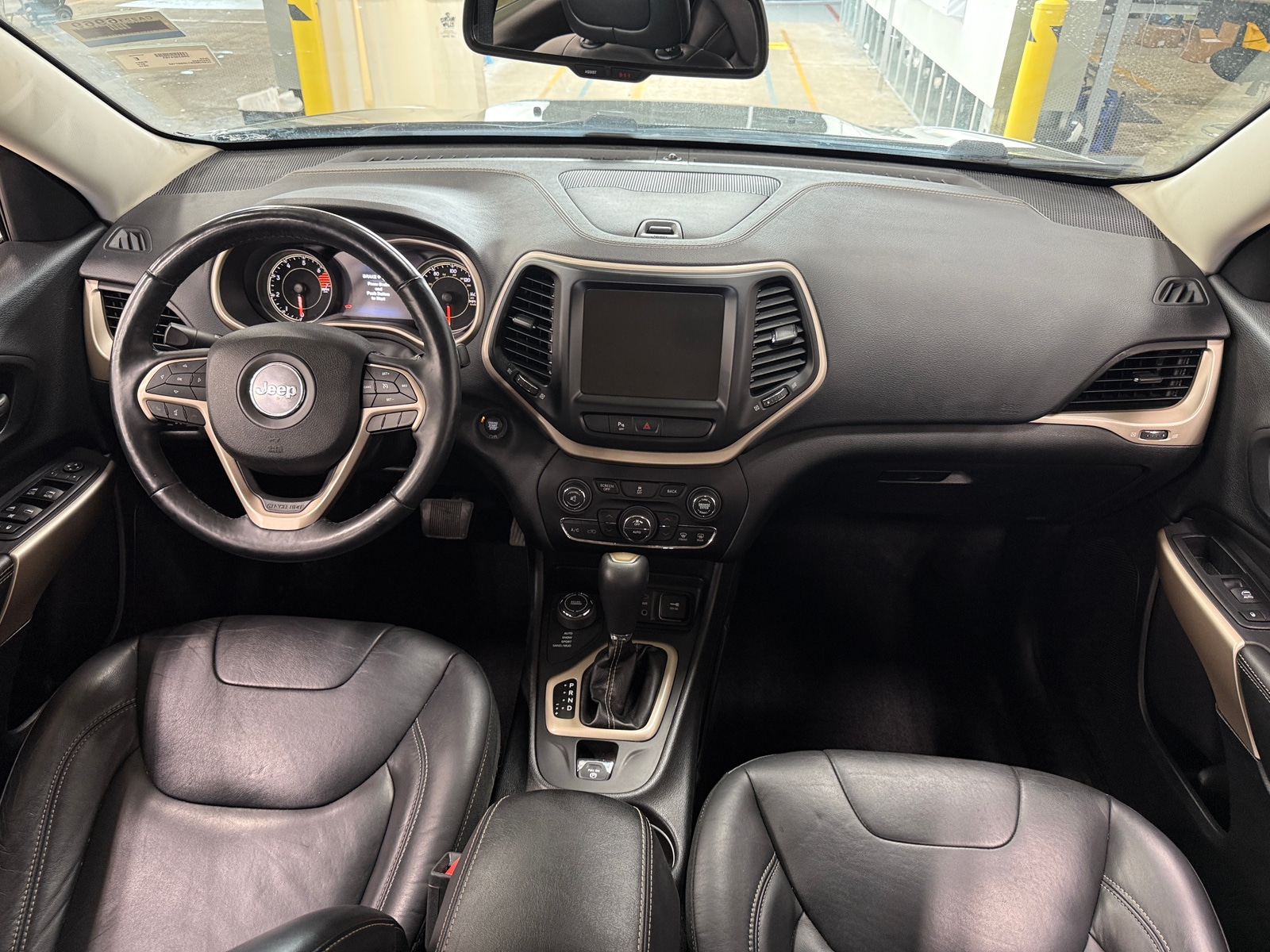 Thumbnail: 2018 Jeep Cherokee - 3