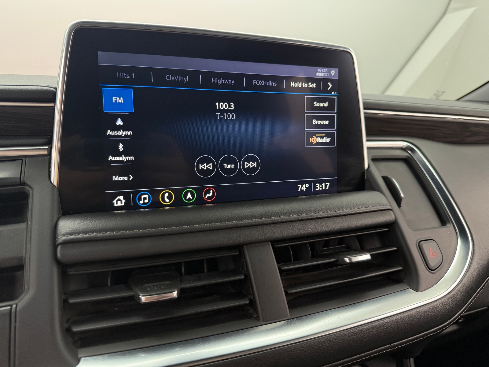 Thumbnail: 2021 Chevrolet Suburban - 3